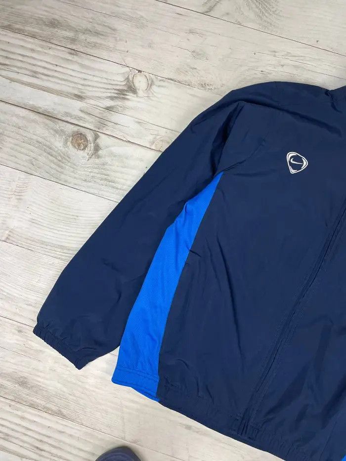 Nike Vintage Nike Track Nylon Jacket 00s Y2K Swoosh Size US L / EU 52-54 / 3 - 4 Thumbnail
