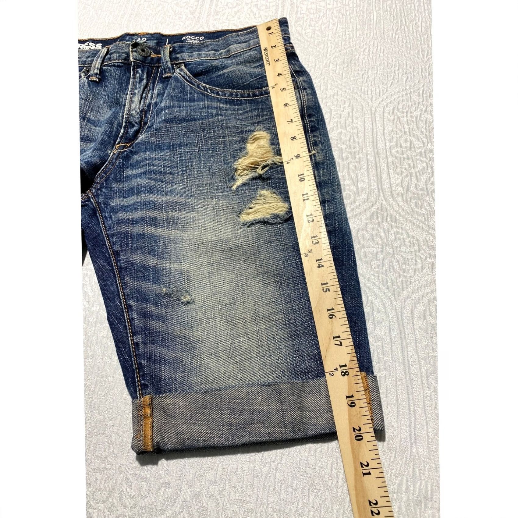 Express Express Jeans Rocco Slim Fit Low Rise Distressed Denim Shorts Mens 30 Blue Size US 30 / EU 46 - 6 Thumbnail
