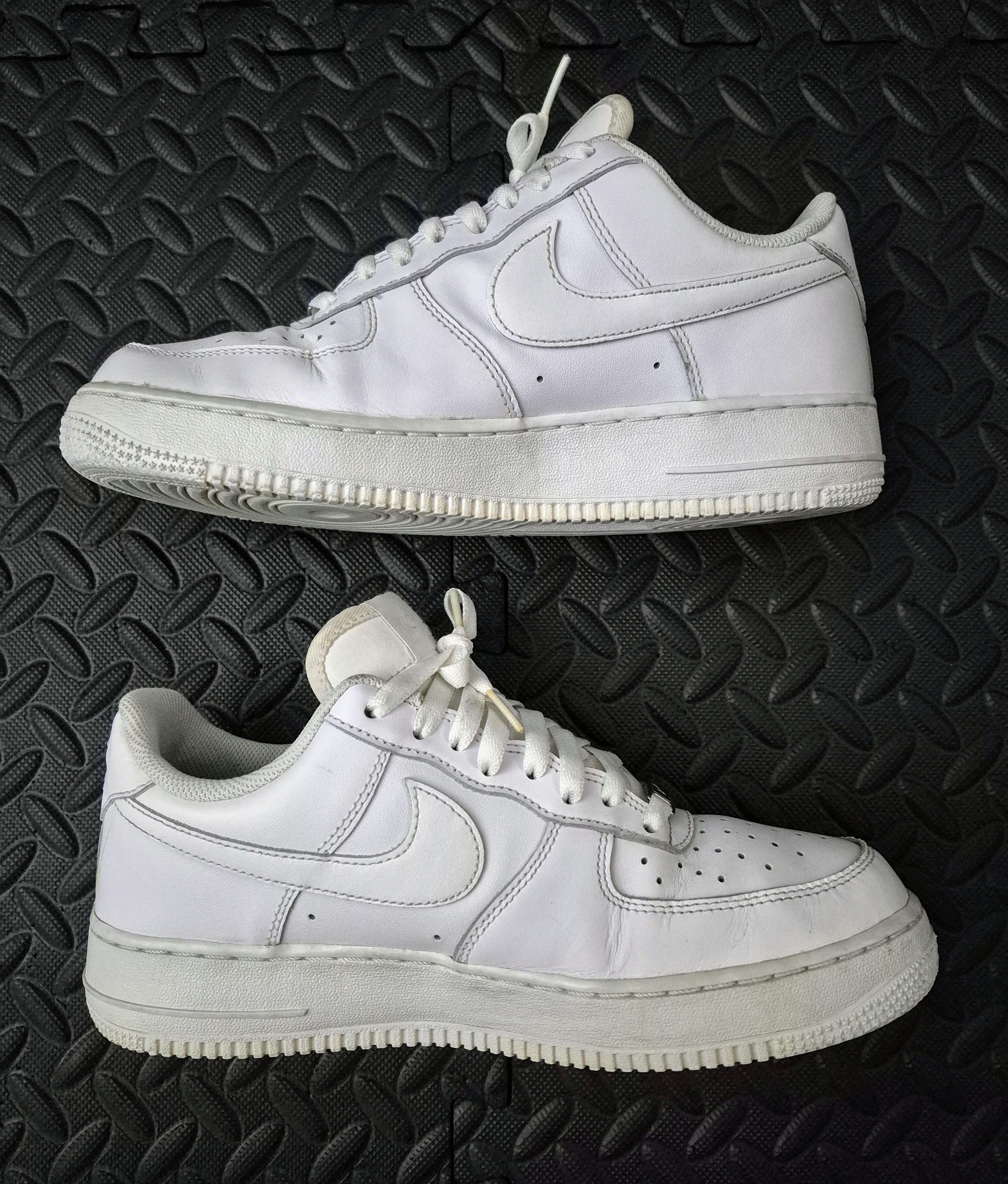 Nike Size 9M - Nike Air Force 1 Low '07 TRIPLE WHITE Size US 9 / EU 42 - 2 Thumbnail