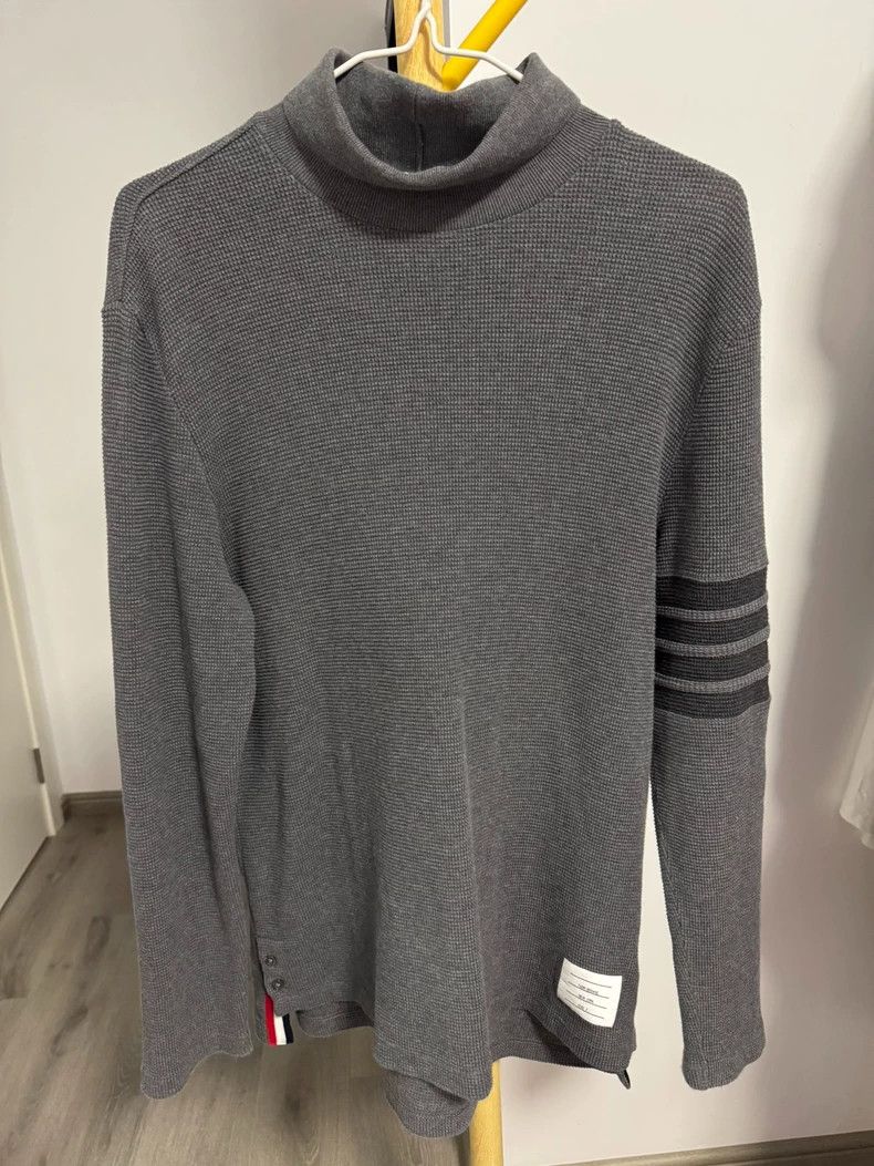 Thom browne Dark gray four-striped waffle high-necked sweat