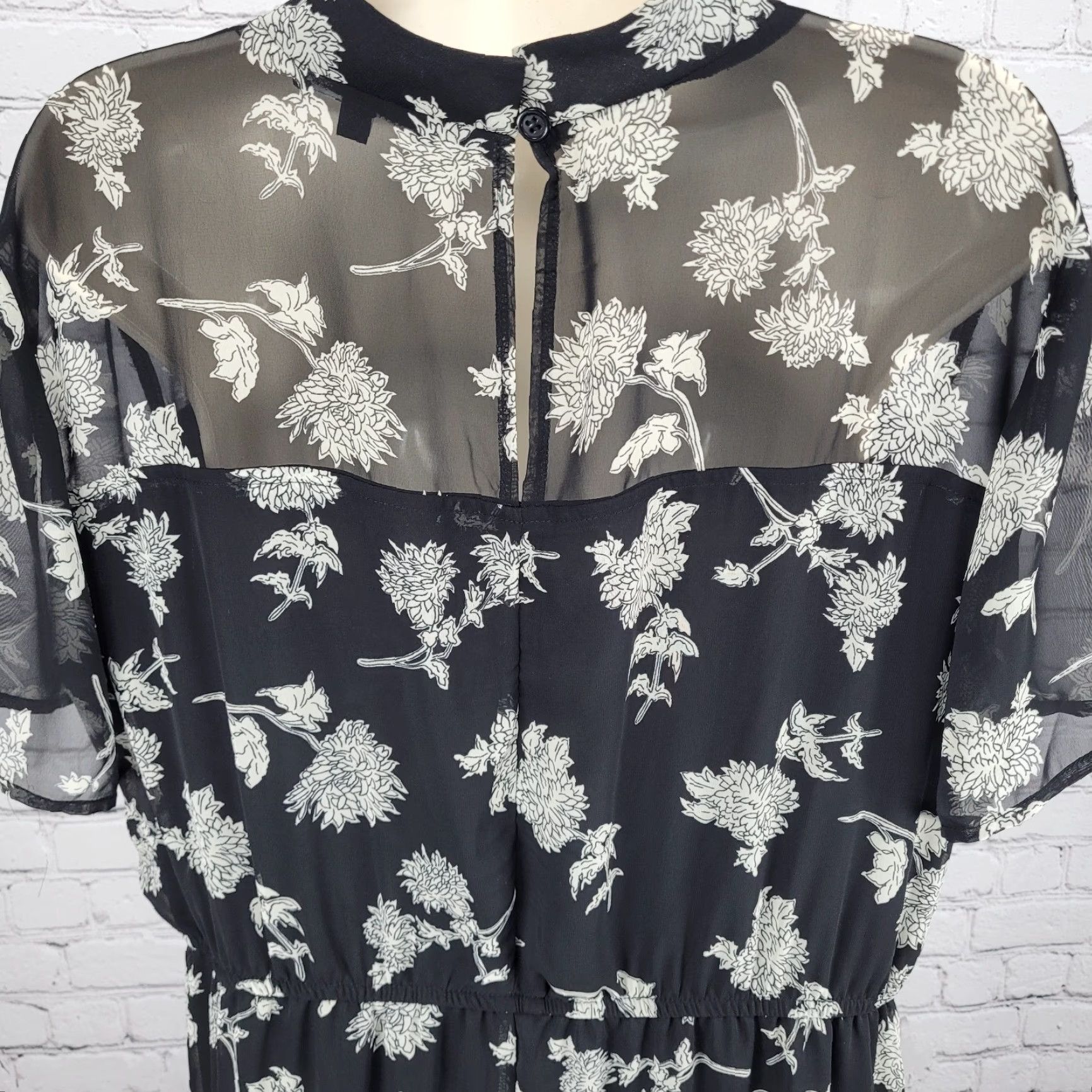 Lulus Lulus Black Floral Chiffon Short Sleeve Lined Tiered Midi Sun Dress XL Size 40" / US 18 - 7 Thumbnail