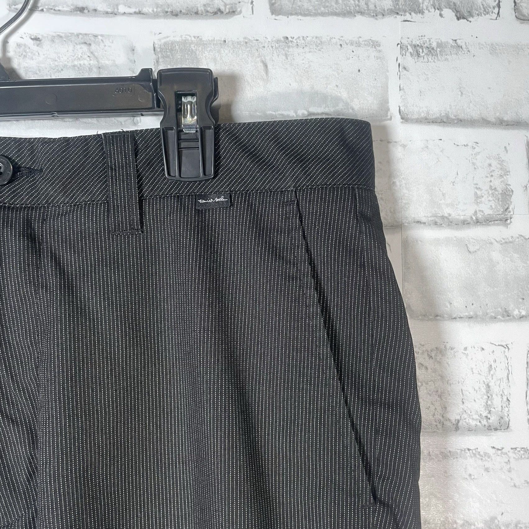 TravisMathew VINTAGE Travis Mathew Dress Pants Men Size 32x31 Black Pinstripe Formal Slacks Size US 32 / EU 48 - 2 Thumbnail