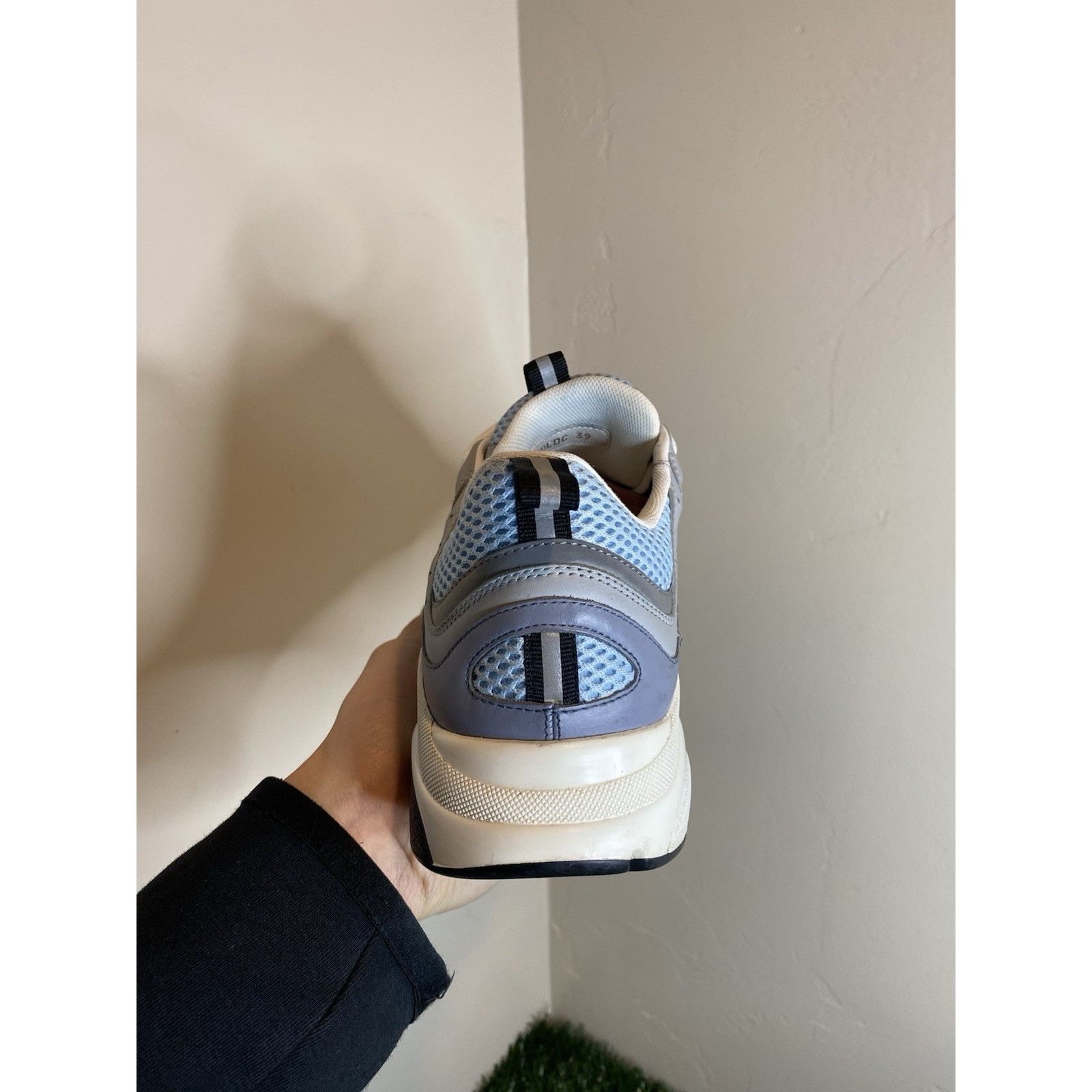 Dior Dior B22 ‘White Blue’| Size 39 EU ( 6 US ) Size US 6 / EU 39 - 17 Thumbnail