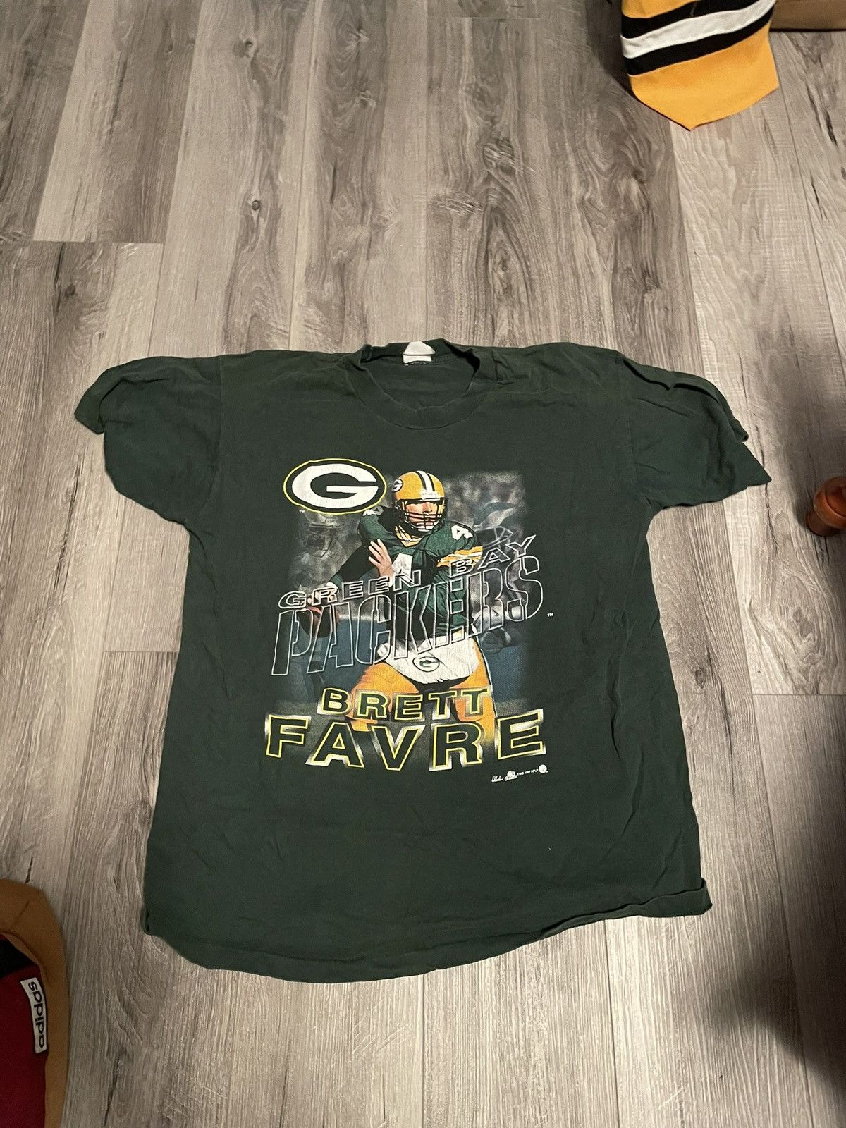 NFL × Vintage Brett Favre 1997 Packers Tshirt Size US XL / EU 56 / 4 - 1 Thumbnail