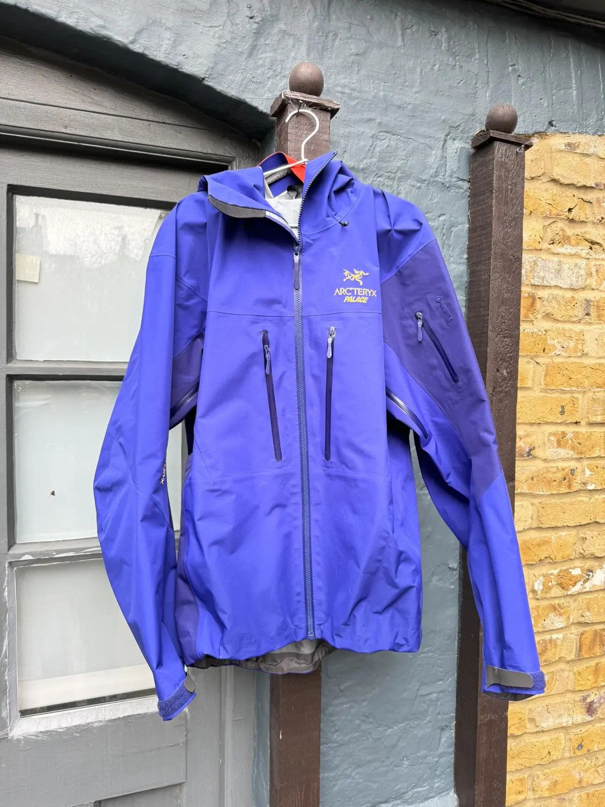 Palace Arc'tery Alpha SV Jacket ブルー Palace Arcteryx Jacket | Grailed