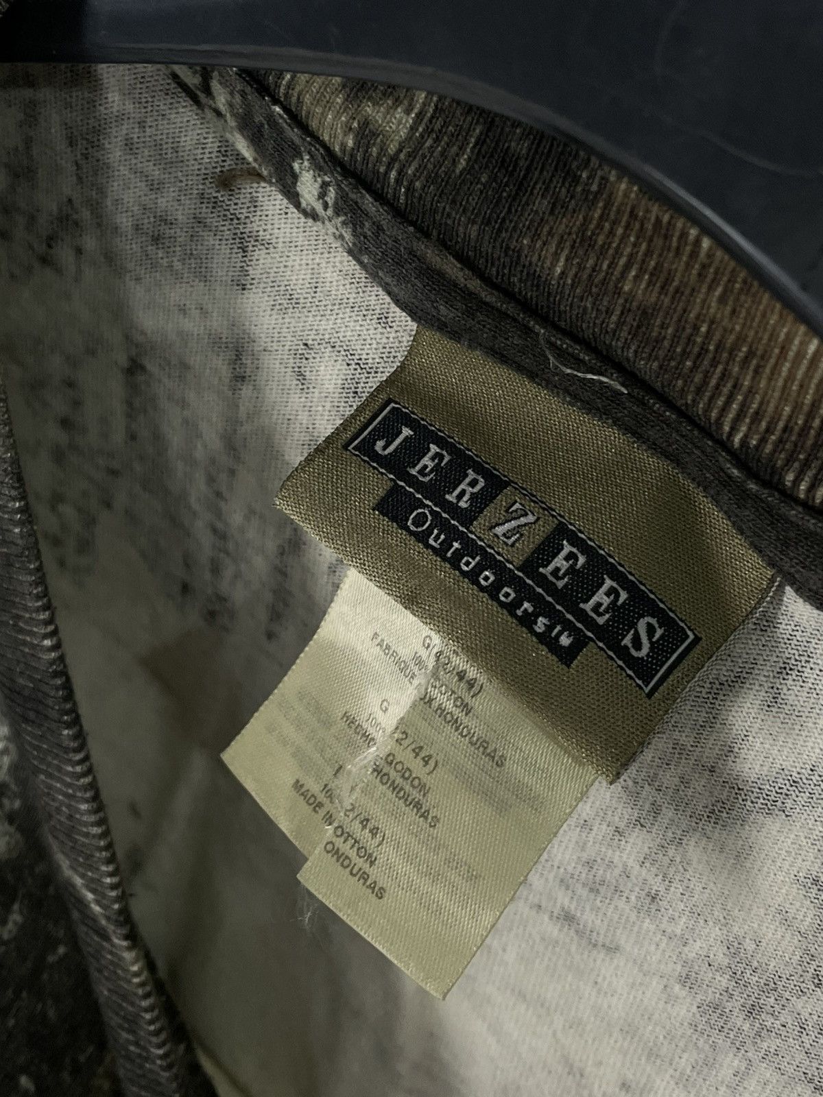 Vintage Crazy vintage y2k realtree camo boxy t-shirt workwear! Size US L / EU 52-54 / 3 - 6 Thumbnail