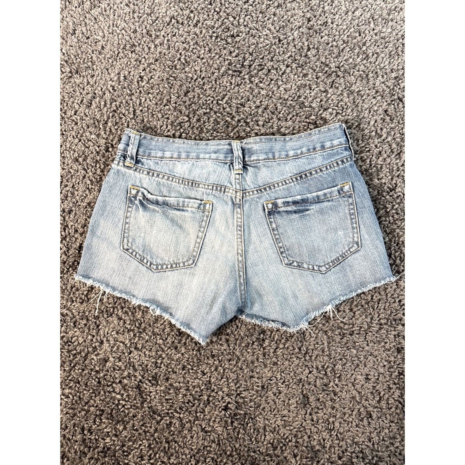 Old Navy VINTAGE Old Navy Low Rise Shorts Womens 30 Denim Light Wash Mini Frayed 90s Festival Size 30" / US 8 / IT 44 - 6 Thumbnail