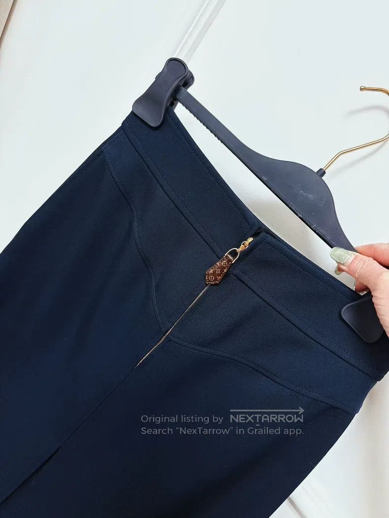 Louis Vuitton Louis Vuitton Dark blue leather zipper skirt suit skirt Size 33" - 4 Thumbnail