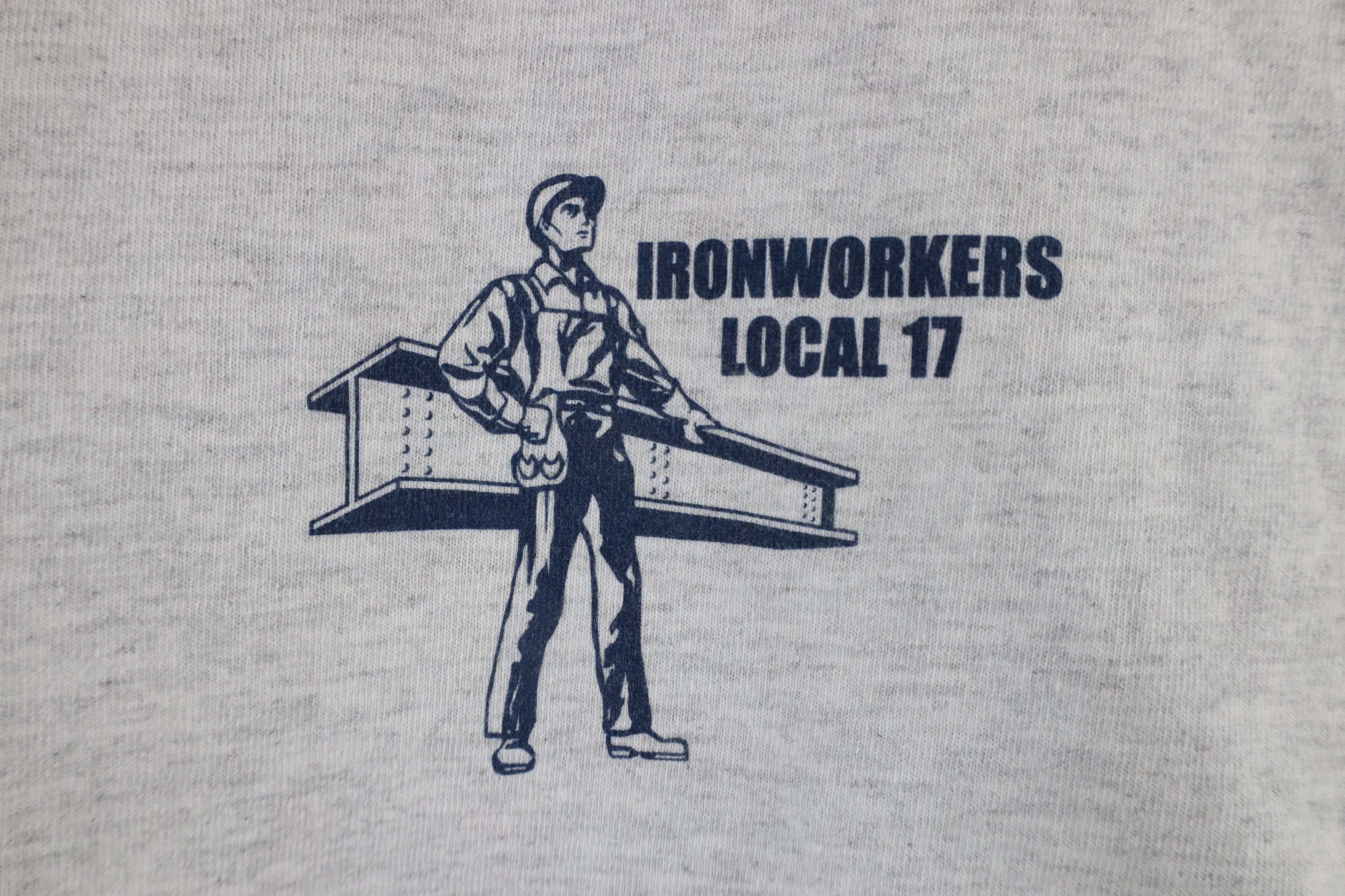 Vintage Vintage 90s Union Made Local 17 Heavyweight T-Shirt USA Size US L / EU 52-54 / 3 - 4 Thumbnail