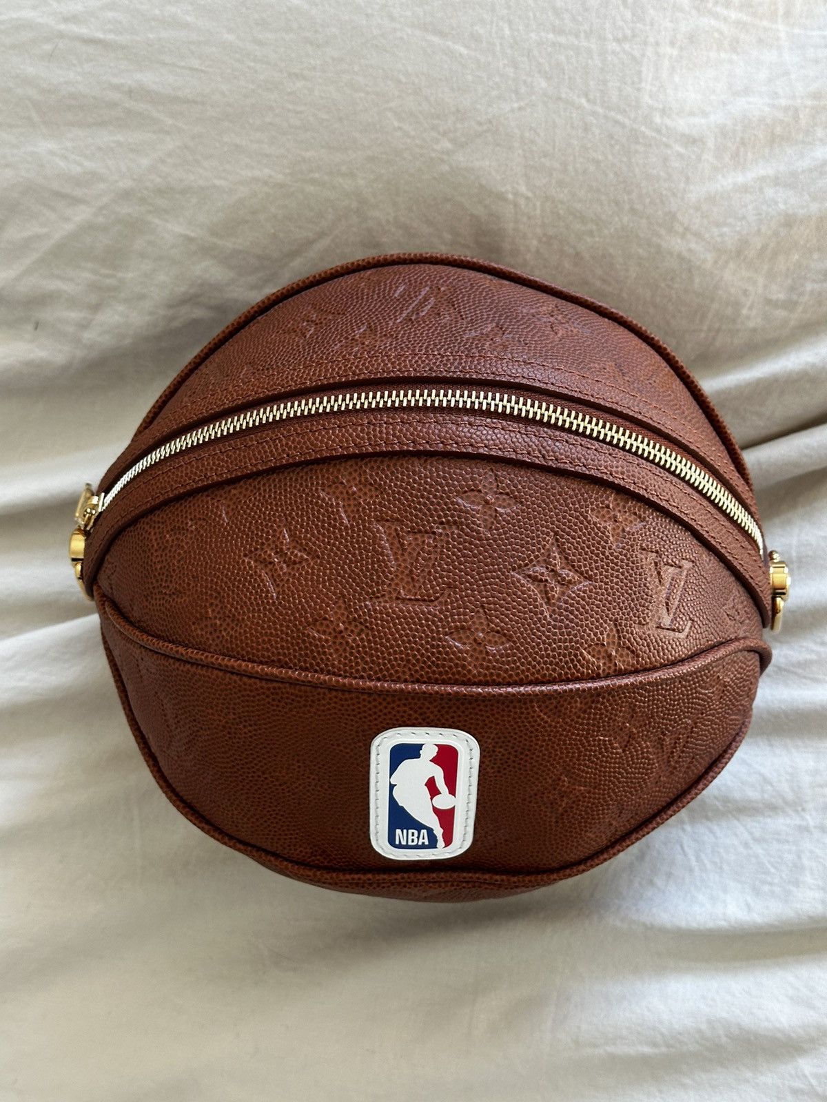 Louis Vuitton × NBA 🚨LV x NBA Basketball in Bag - 2 bags in 1 Size ONE SIZE - 4 Thumbnail