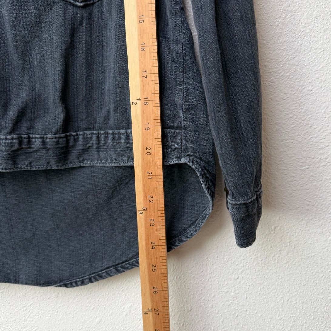THE GREAT The Great Washed Black Denim Long Sleeve Shirt Size 0 Size XS / US 0-2 / IT 36-38 - 13 Thumbnail