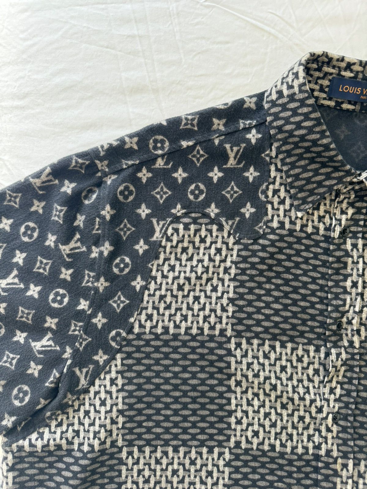 Louis Vuitton Louis Vuitton X Nigo MNGM Waves Giant Damier Flannel Shirt Size US XXL / EU 58 / 5 - 6 Thumbnail