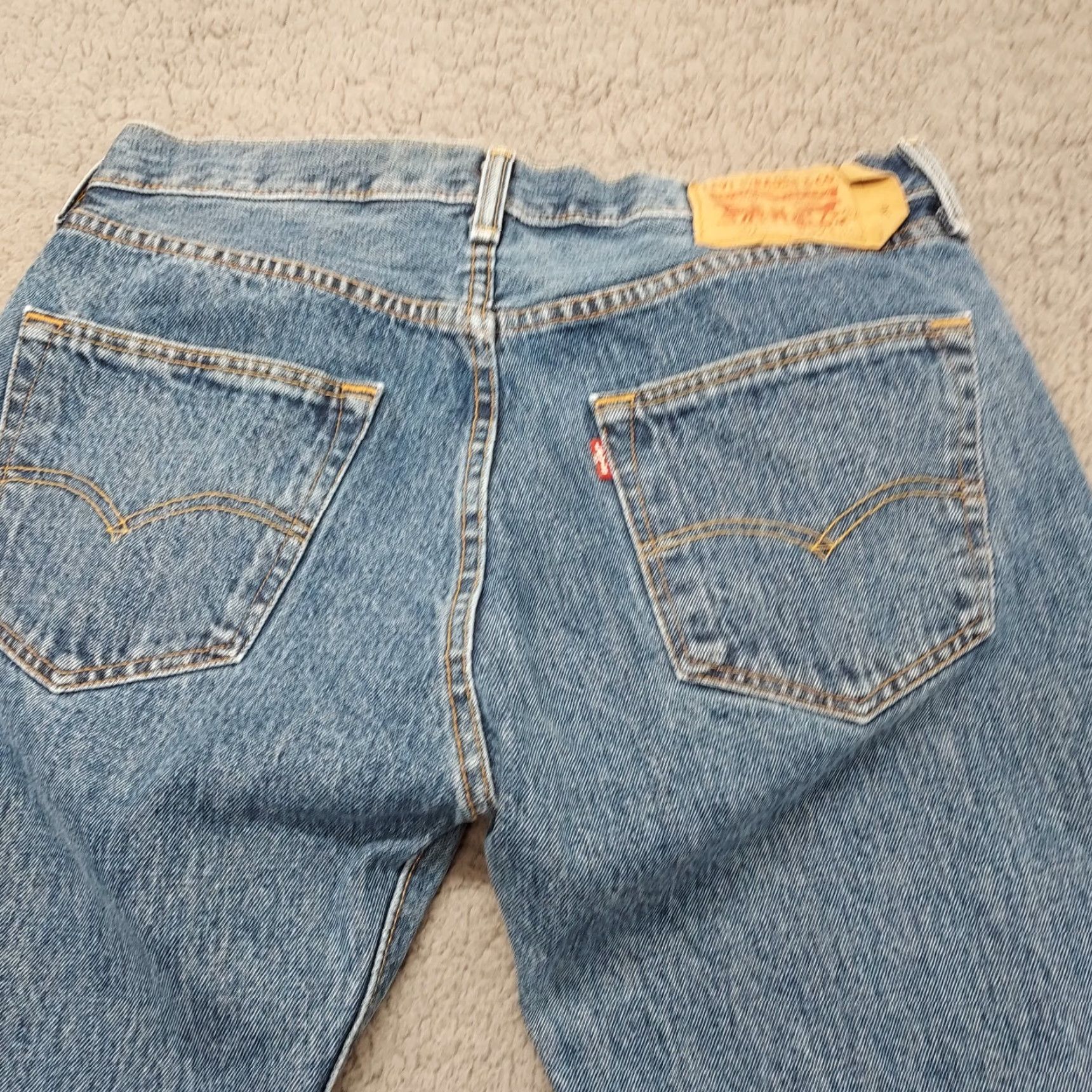 Levi's Levi's 501 Med Wash Jeans - Regular Denim 32x32 Button Fly Straight Mens 501 Series Blue Denim Jeans Size US 32 / EU 48 - 4 Thumbnail