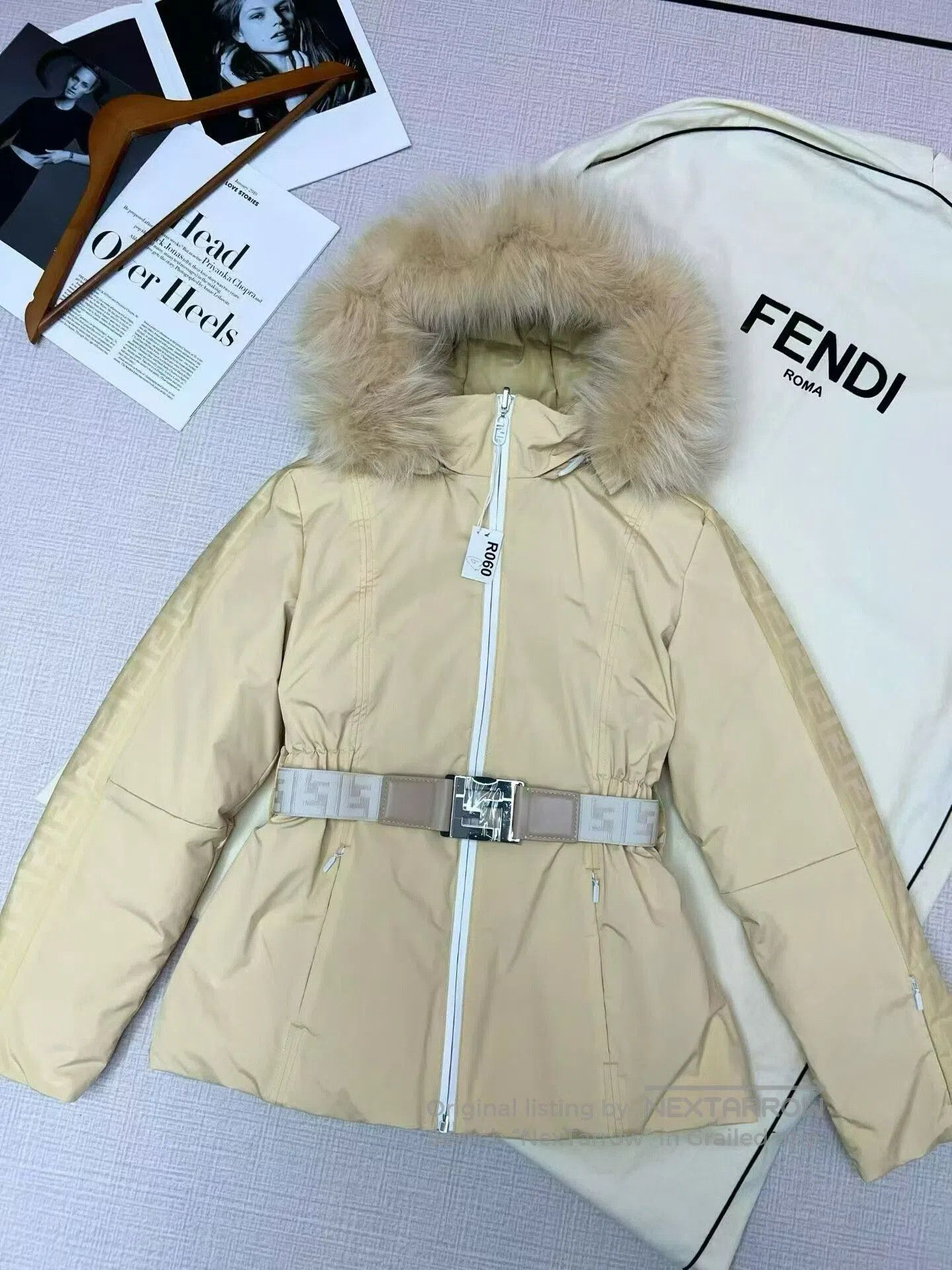 Fendi Fendi Double-Sided Logo Hooded Down Jacket. Size XS / US 0-2 / IT 36-38 - 3 Thumbnail