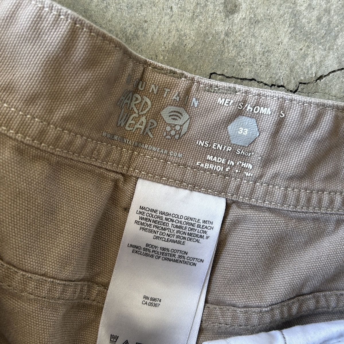 Mountain Hardwear Mountain Hardwear Shorts Cargo Hiking Tan 33 Size US 33 - 2 Thumbnail