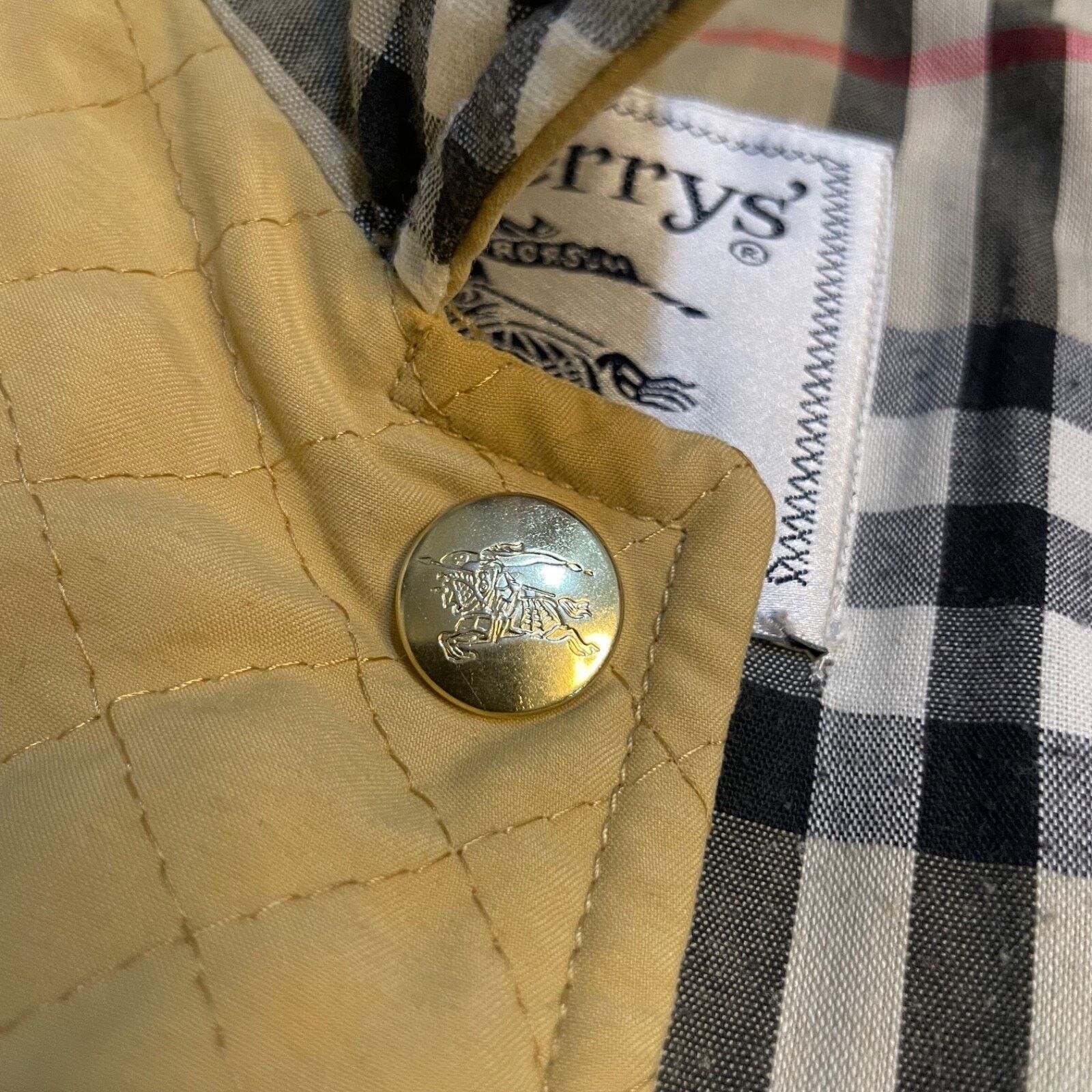 Burberry Burberry Quilted VINTAGE Jacket Nova check Diamond women's Size L / US 10 / IT 46 - 10 Thumbnail