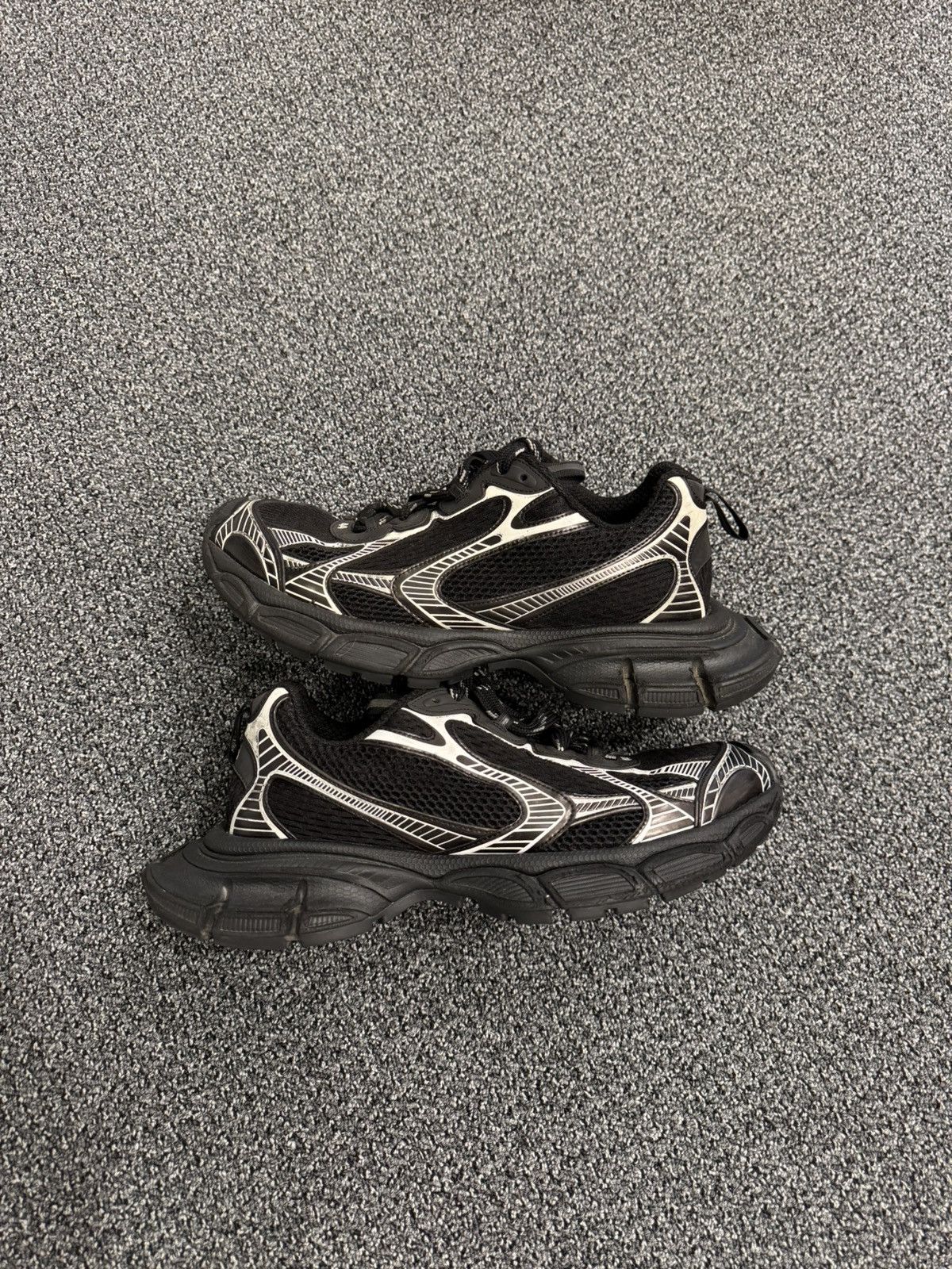 Balenciaga Balenciaga 3XL Black (US 10.5/11M) Size US 11 / EU 44 - 2 Thumbnail