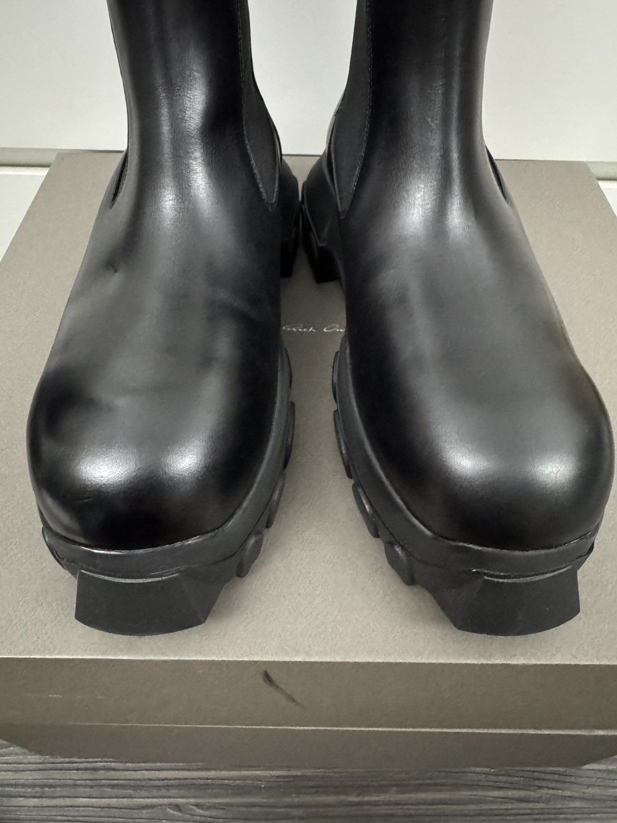 Rick Owens RICK OWENS LEATHER BLACK BOZO TRACTOR BOOTS Size US 11 / EU 44 - 8 Thumbnail