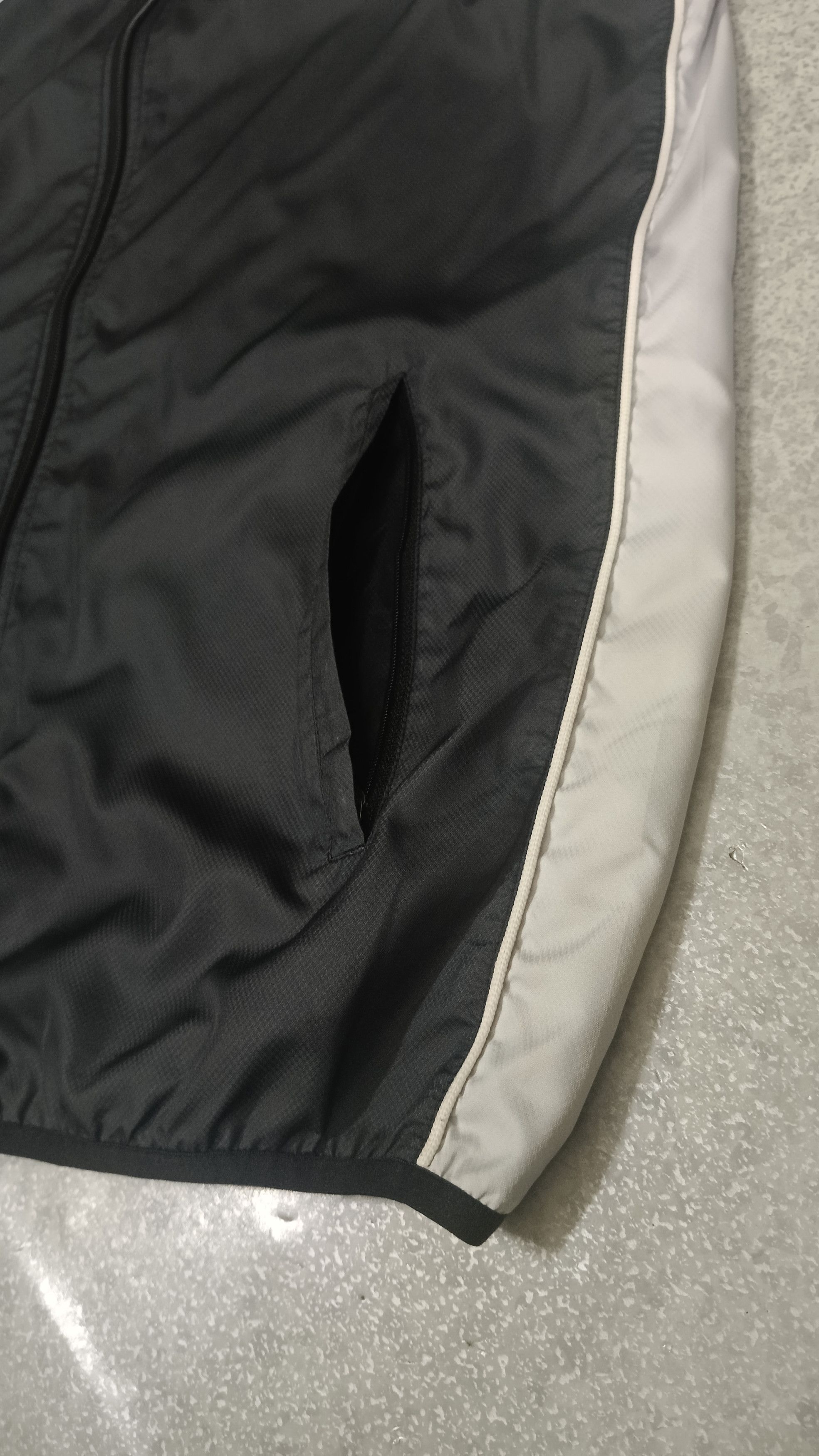 Nike Vintage Nike Baseball Windbreaker Size US L / EU 52-54 / 3 - 8 Thumbnail