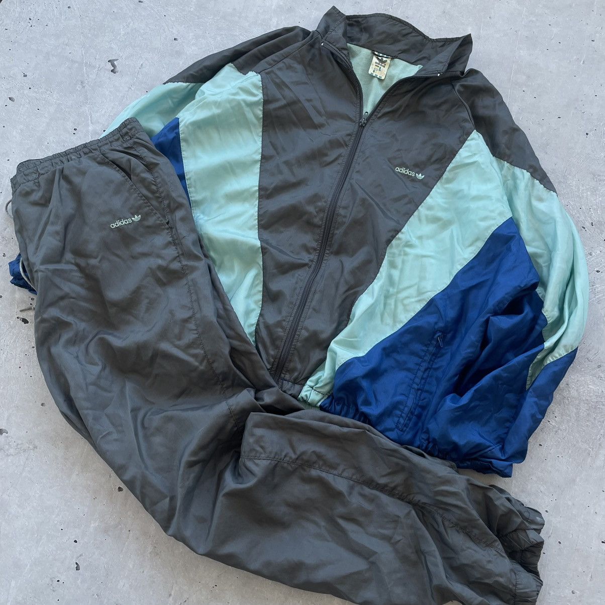 Adidas × Vintage 🔥Vintage🔥 Adidas Retro Tracksuit Jacket and Pants size M Size 48L - 2 Thumbnail