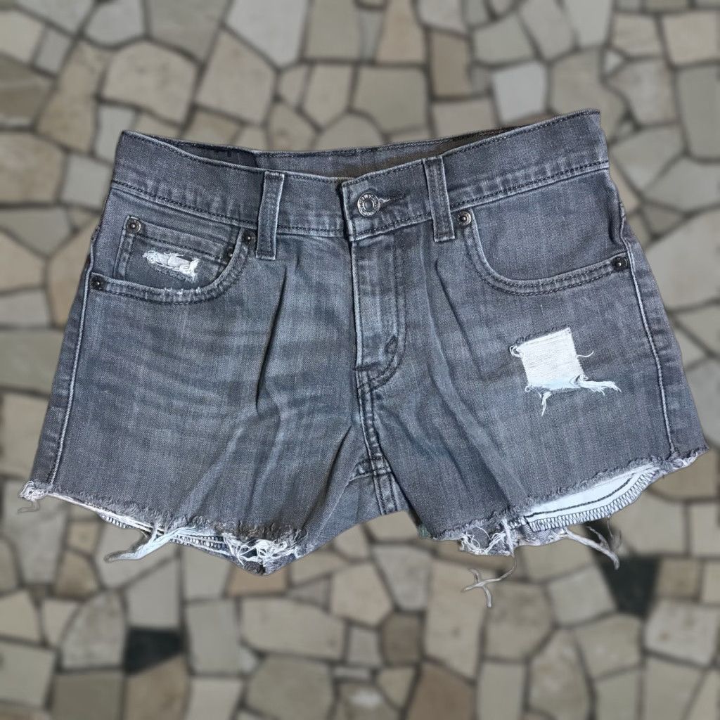 Levi's Levi's Jeans Shorts Womens 25 Slim Cut-Off Denim Gray Zip Fly Distressed 3in Inseam 5-Pocket Vintage No? Size 42" / US 20 - 1 Thumbnail