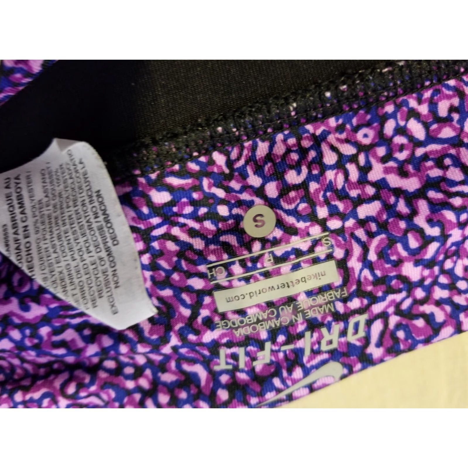 Nike Womens Nike Pants S Small Black Athletic Gym Workout Capri Size 28" / US 6 / IT 42 - 5 Thumbnail