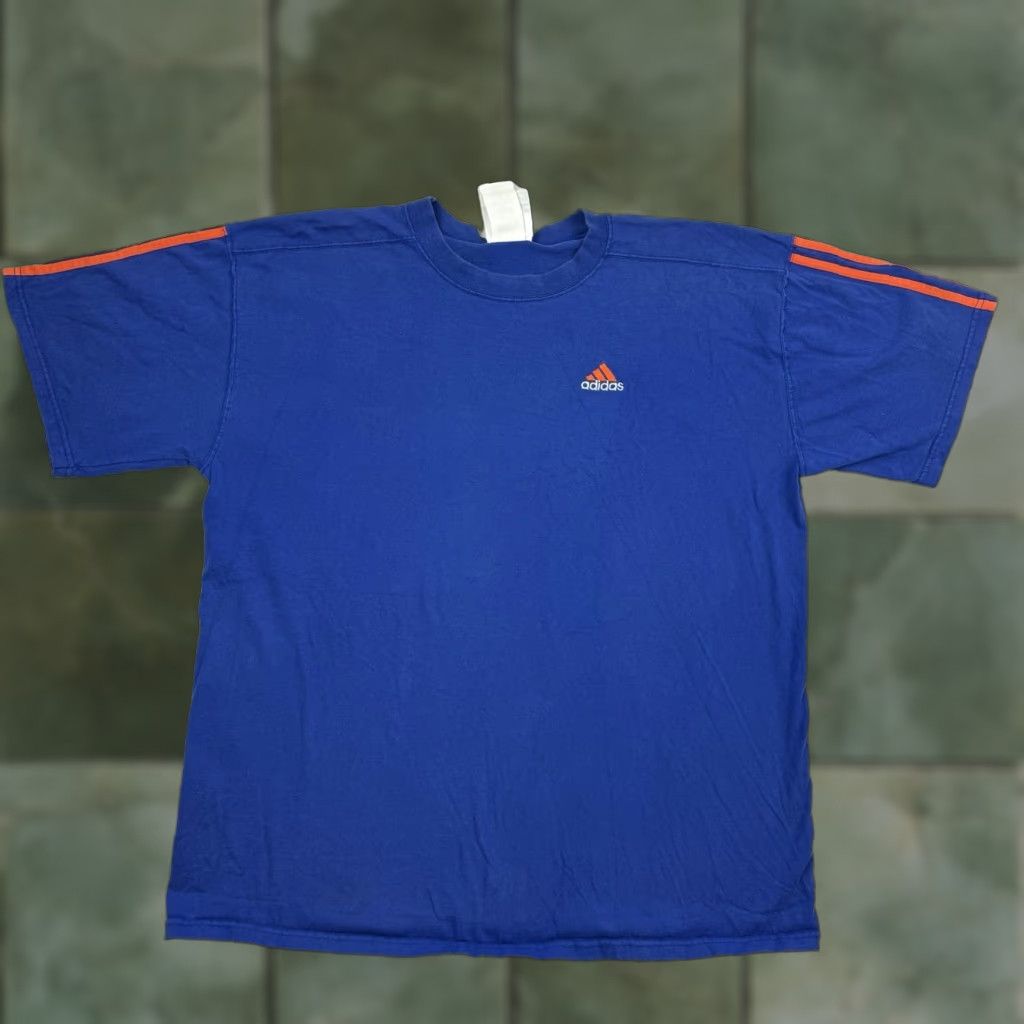 Adidas VINTAGE adidas T Shirt Adult Large Sports Soccer 3 Stripes Embroidery Logo 90s Size US L / EU 52-54 / 3 - 1 Thumbnail