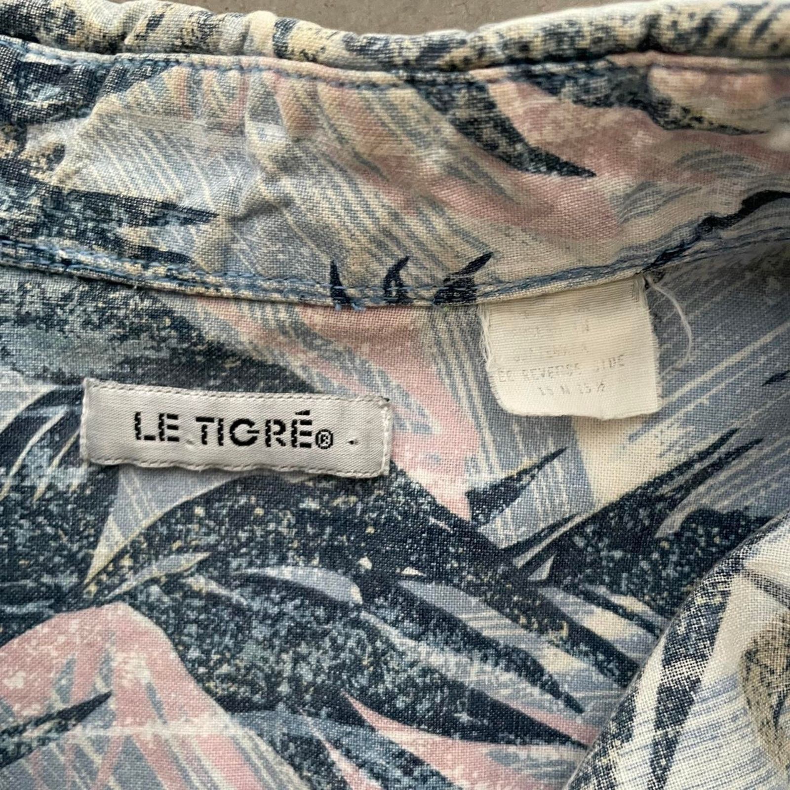 Vintage Vintage Le Tigre Light Blue Tropical Button Up Shirt Size US L / EU 52-54 / 3 - 4 Thumbnail