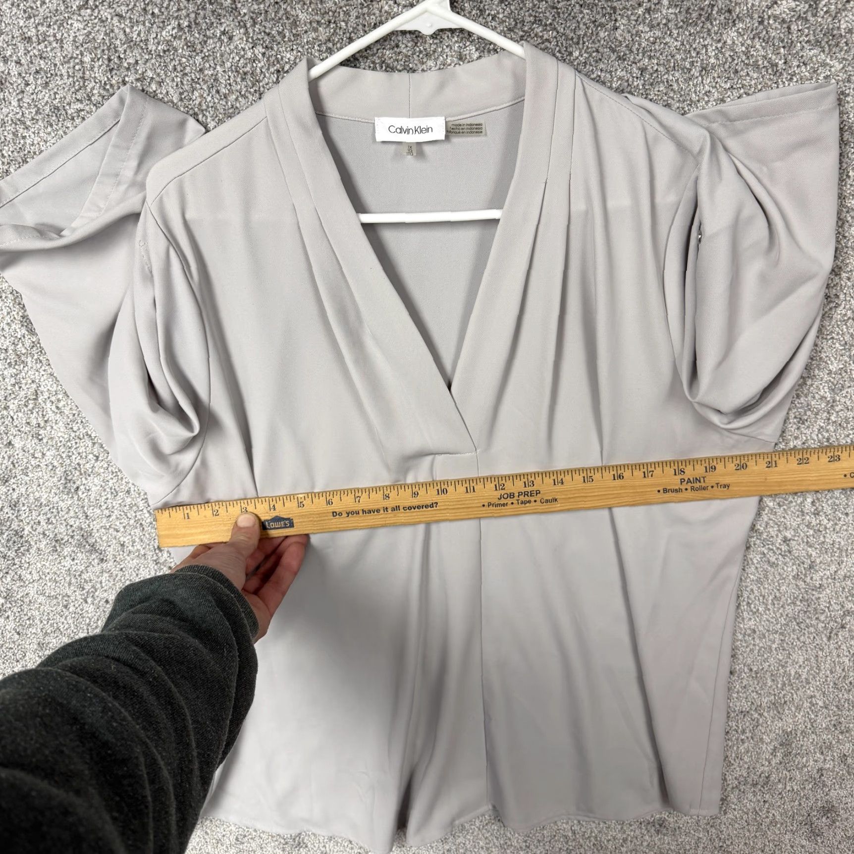 Calvin Klein Calvin Klein Blouse Womens 1X Plus Gray V-Neck Roll Tab Sleeve Preppy Lightweight Size XL / US 12-14 / IT 48-50 - 4 Thumbnail