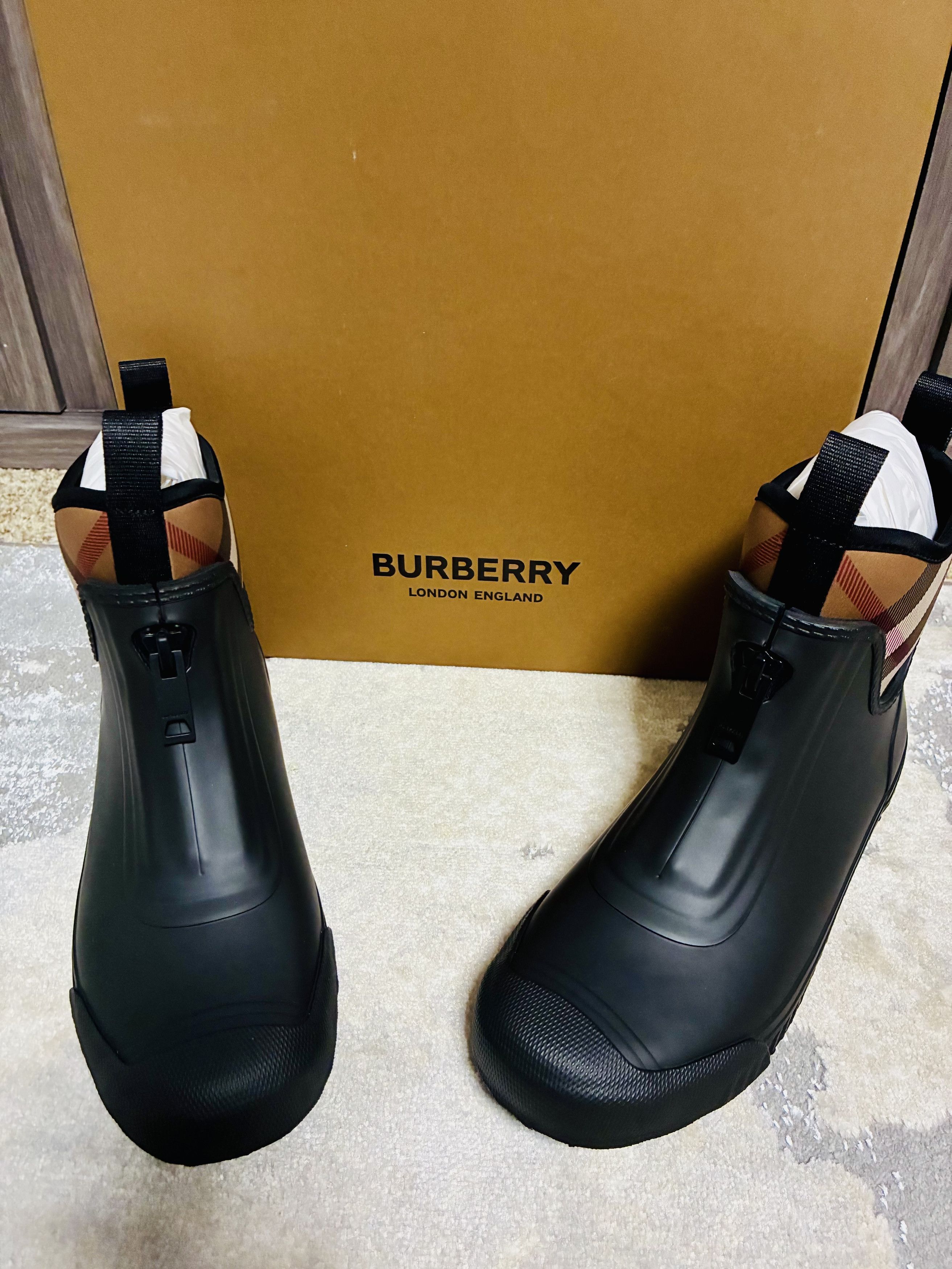 Burberry Rubber/Rain Boots Size