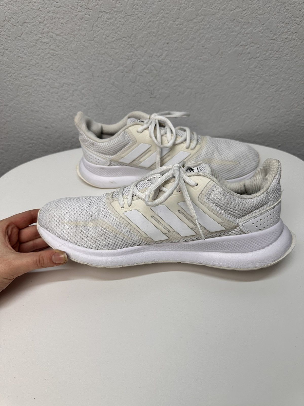 Adidas Adidas white sneakers running shoes triple minimal style Size US 8 / EU 41 - 6 Thumbnail