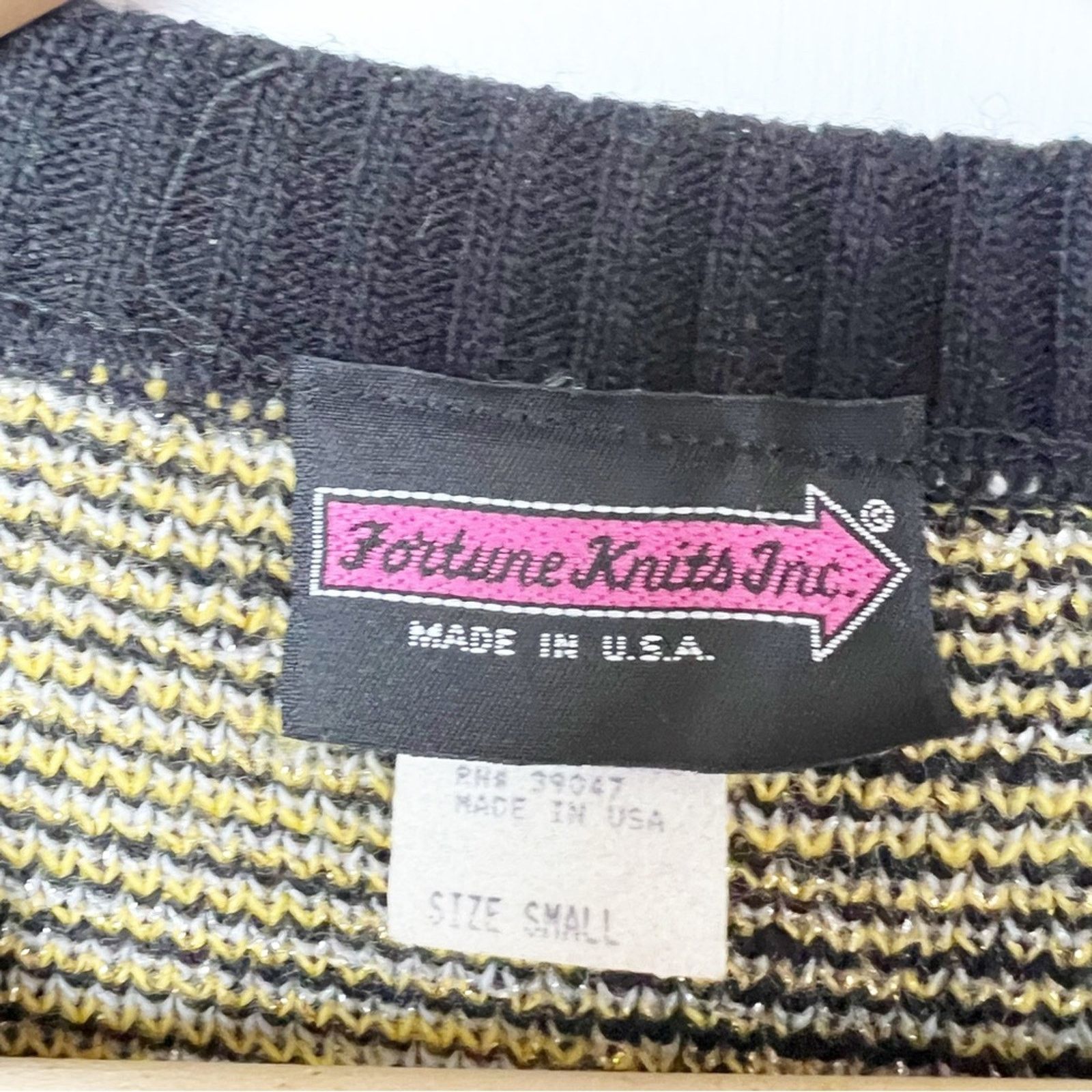 Vintage Vintage 90s Black Yellow Pullover Oversized Sweater Women S Size S / US 4 / IT 40 - 2 Thumbnail