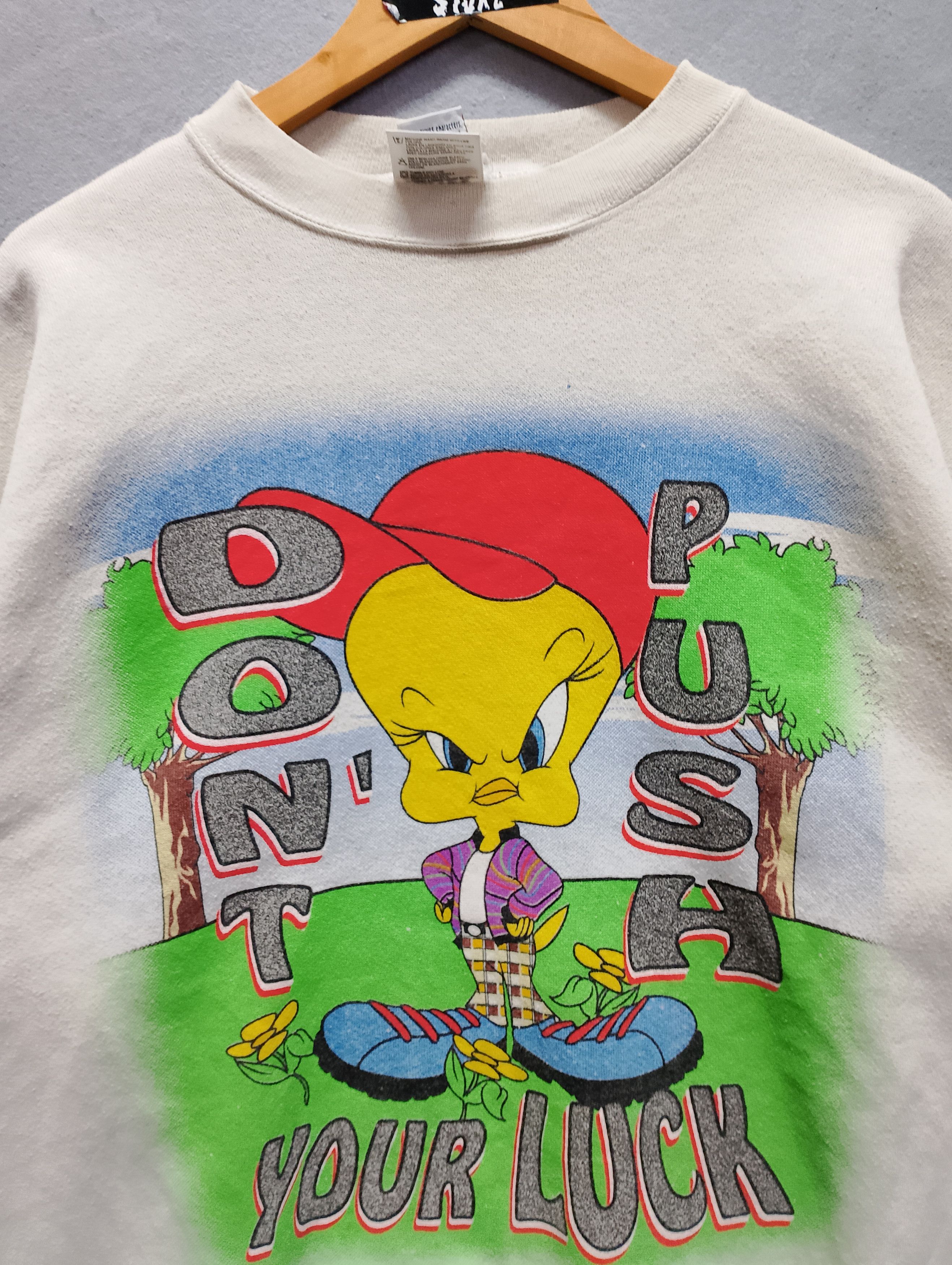 Vintage Vintage 1997 Warner Bros Tweety Bird Sweatshirt Size US L / EU 52-54 / 3 - 7 Thumbnail