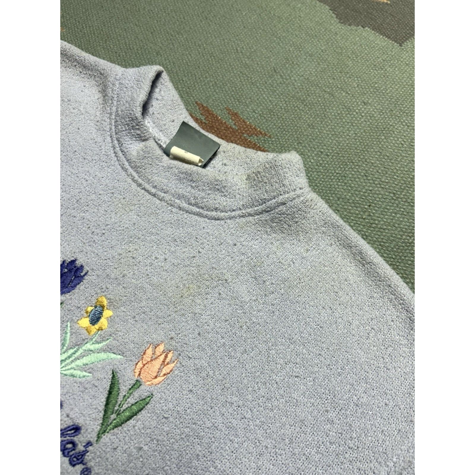 Vintage VINTAGE Cabela’s Sweatshirt Crew Neck Women’s Medium Purple Embroidered Flowers Knit Pullover Size M / US 6-8 / IT 42-44 - 3 Thumbnail