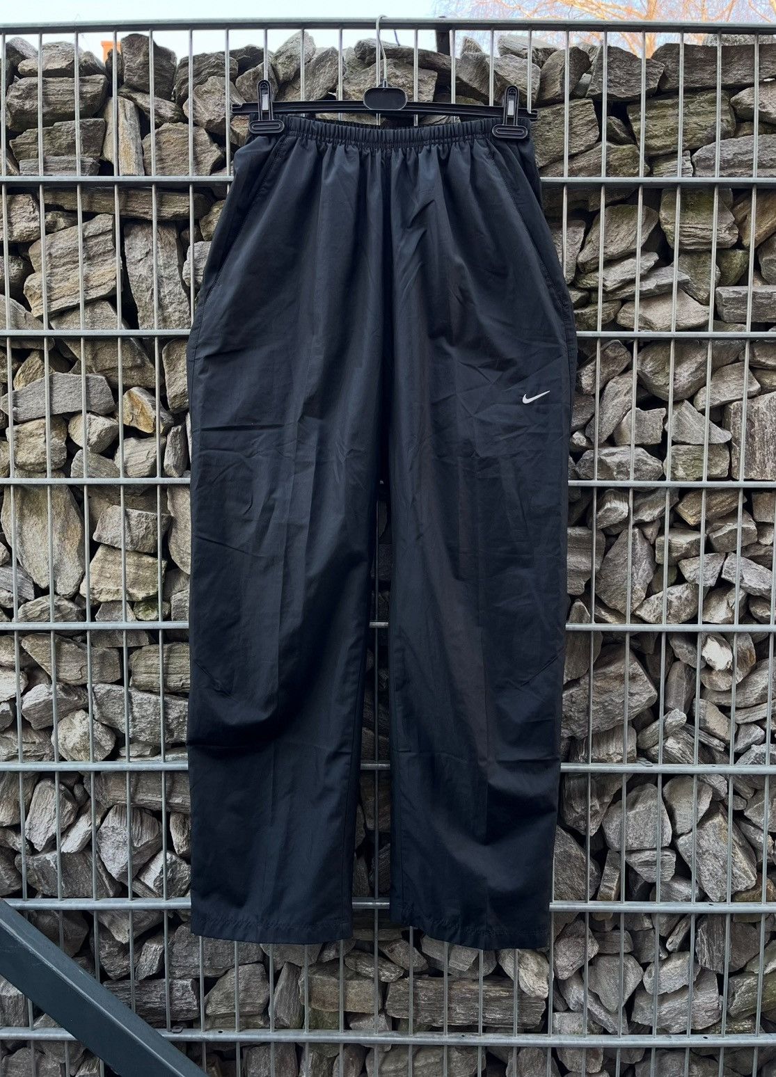 Nike Vintage Nike Swoosh Track Suit Nylon Y2K Windbreaker Rare Size US L / EU 52-54 / 3 - 14 Thumbnail