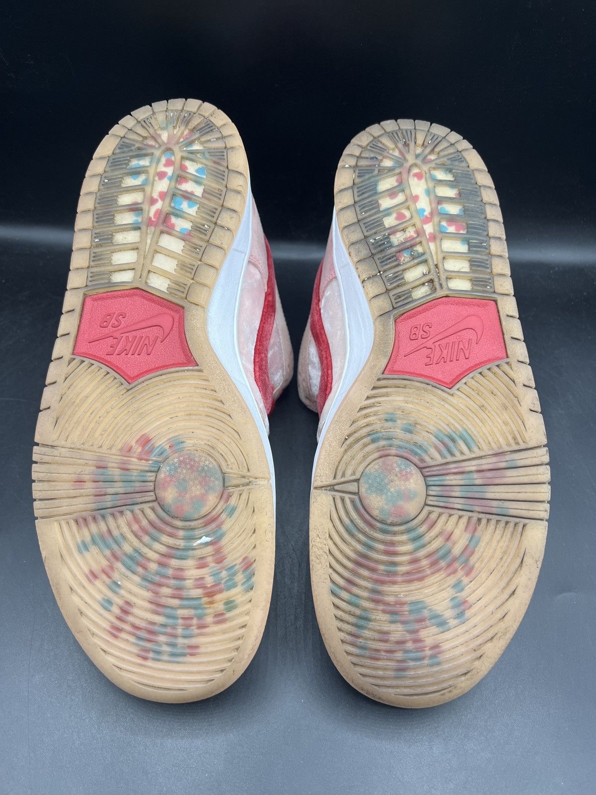 Nike Nike x StrangeLove SB Dunk Low 'Valentine's Day' Size 9 Size US 9 / EU 42 - 10 Thumbnail