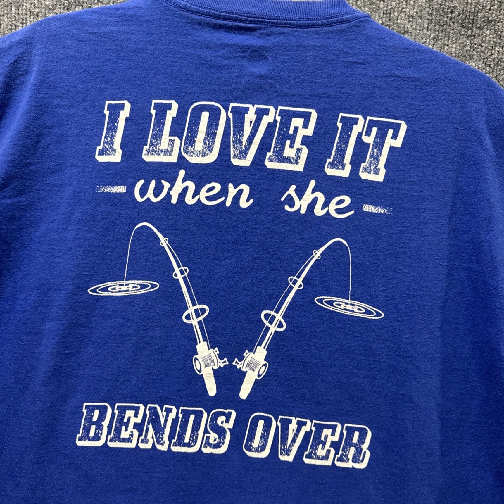 Hanes I love It When She Bends Over Fishing Reel Funny Short Sleeve T-Shirt Men’s 2XL Size US XXL / EU 58 / 5 - 2 Thumbnail