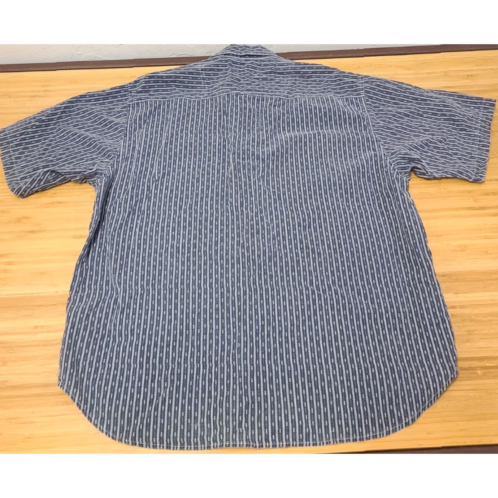 Guess VINTAGE GUESS Shirt Mens XL Gray Geometric Abstract Button-Down 90s Cotton Blend Flannel Short Sleeve/Collar-Down Button-Up Size US XL / EU 56 / 4 - 5 Thumbnail