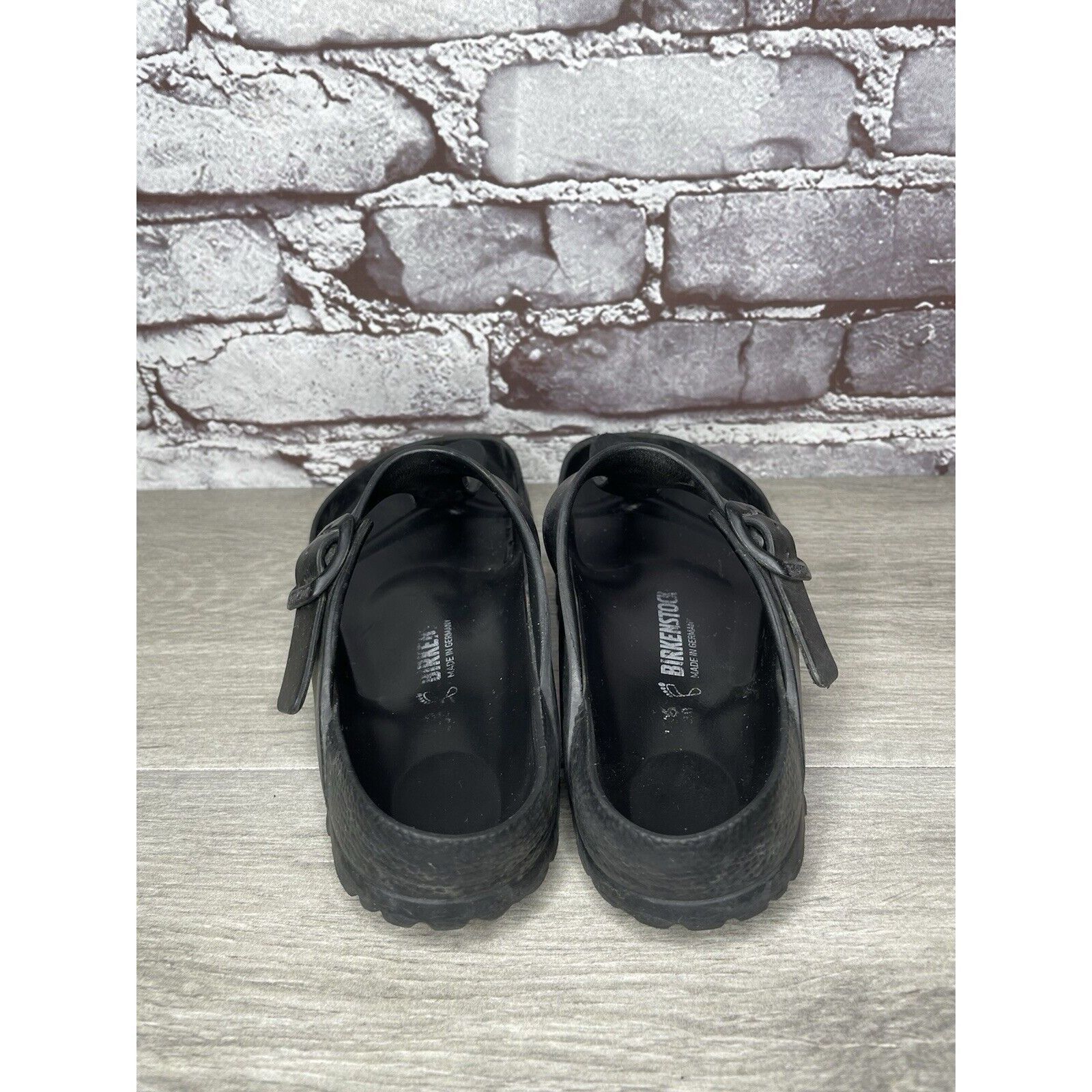 Birkenstock Birkenstock Black Foam Gizeh Strap Lightweight Sandals Women Size US 5.5 / IT 35.5 - 5 Thumbnail