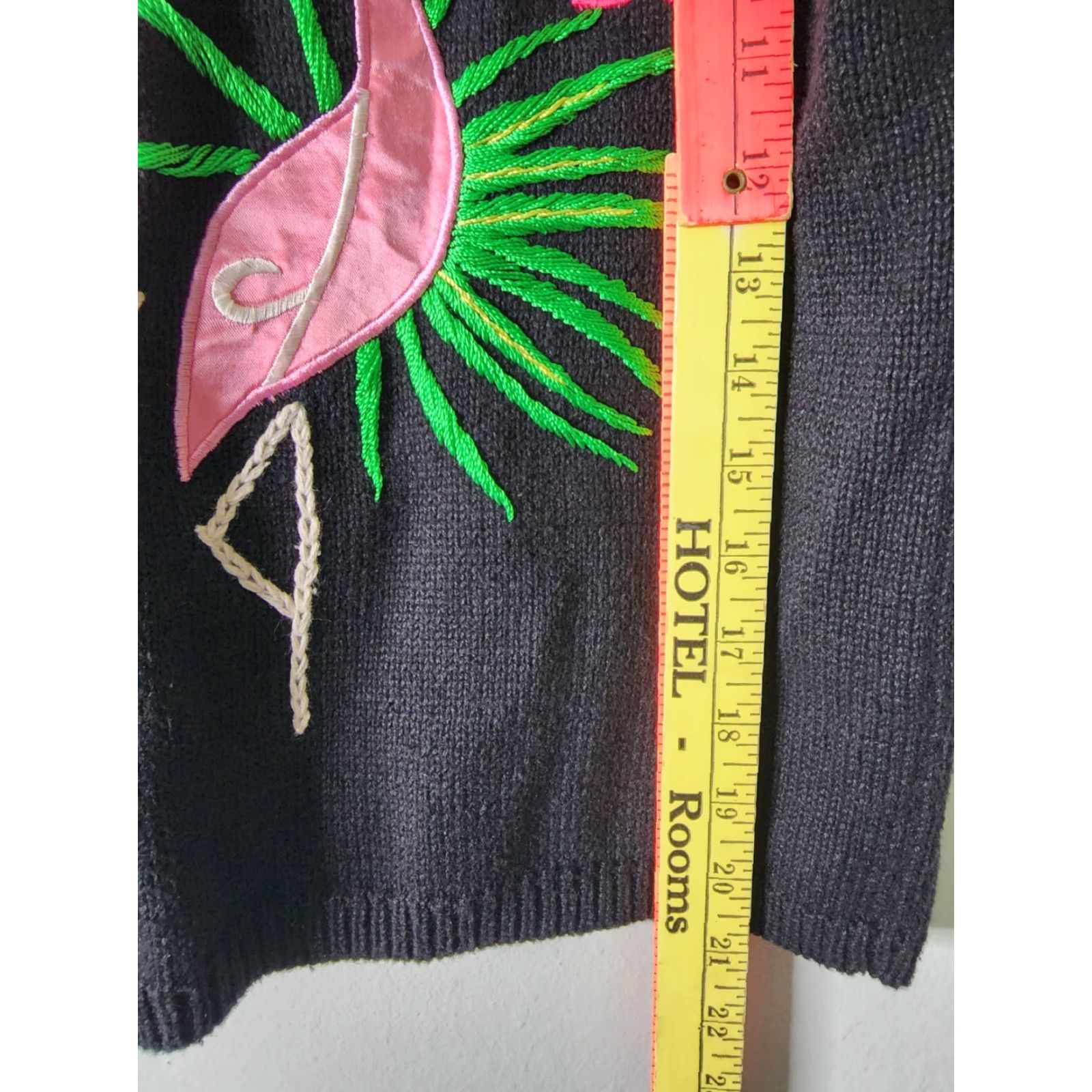 Vintage VINTAGE Designers Studio Originals Cardigan Sweater Womens M Black Pink Tropical Flamingo Embroidered Cropped Button Ribbed Hem Swing 90s Mens Womens Size M / US 6-8 / IT 42-44 - 3 Thumbnail