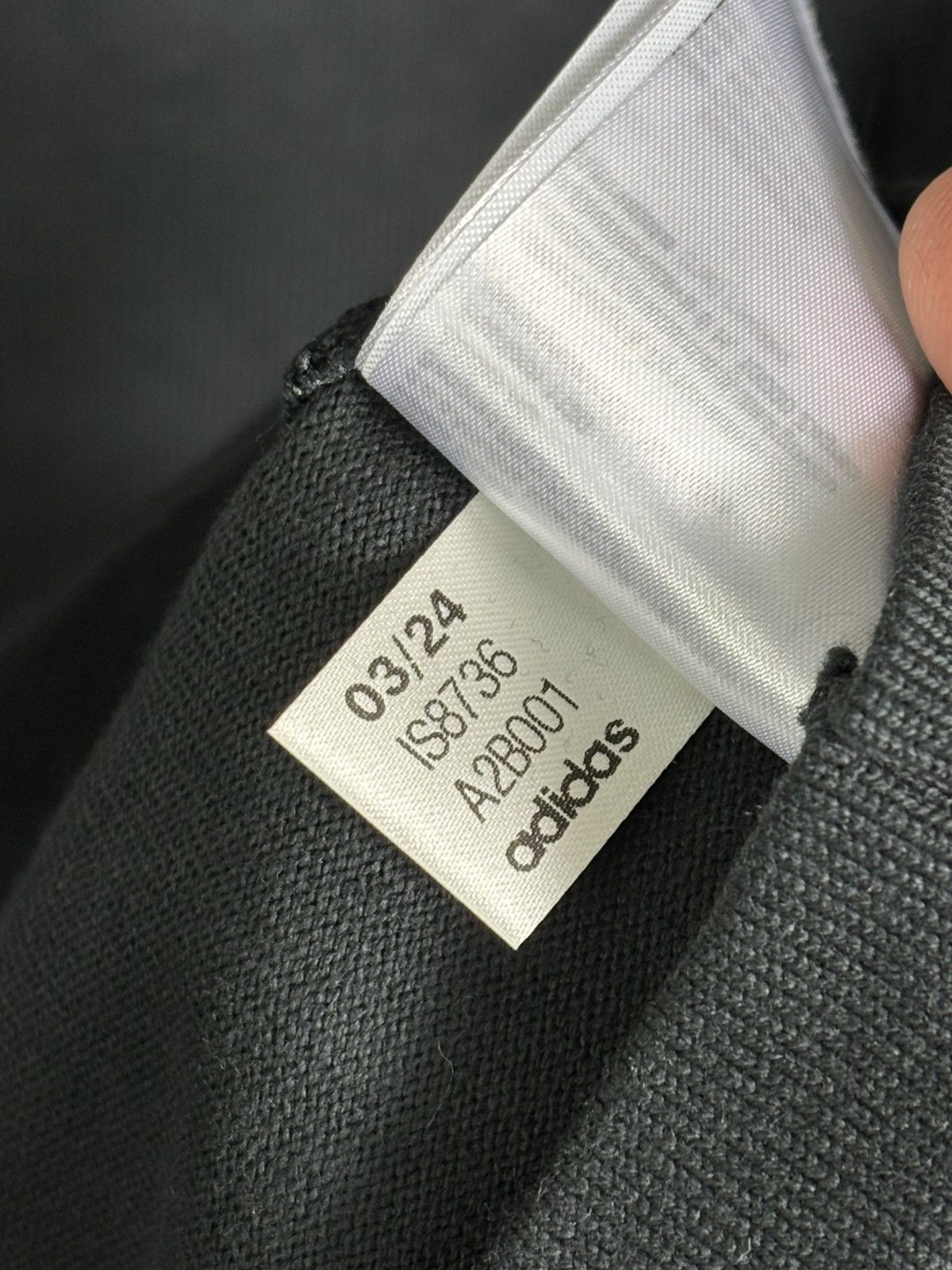 Adidas × Fear of God ADIDAS X FEAR OF GOD ATHLETICS V-NECK TEE IS8736 SIZE S Size US S / EU 44-46 / 1 - 10 Thumbnail