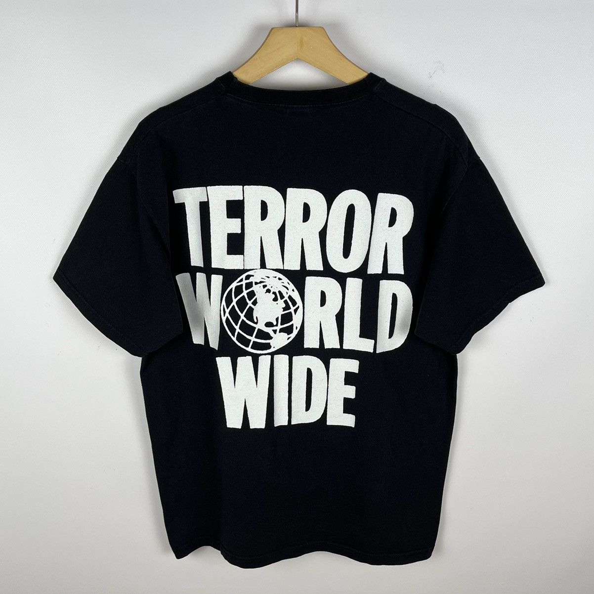 Band Tees Vintage Terror Worldwide crew big logo band tee 00’s Size US L / EU 52-54 / 3 - 9 Thumbnail