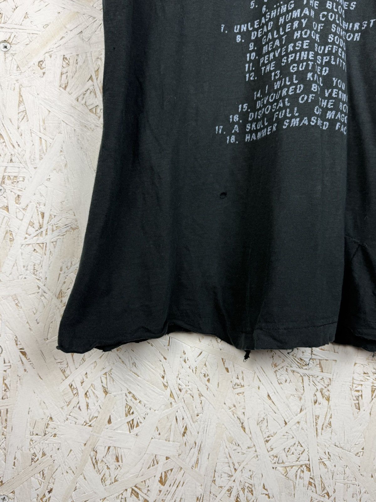 Band Tees Vintage Cannibal Corpse Live Cannibalism Distressed T-Shirt Size US L / EU 52-54 / 3 - 13 Thumbnail