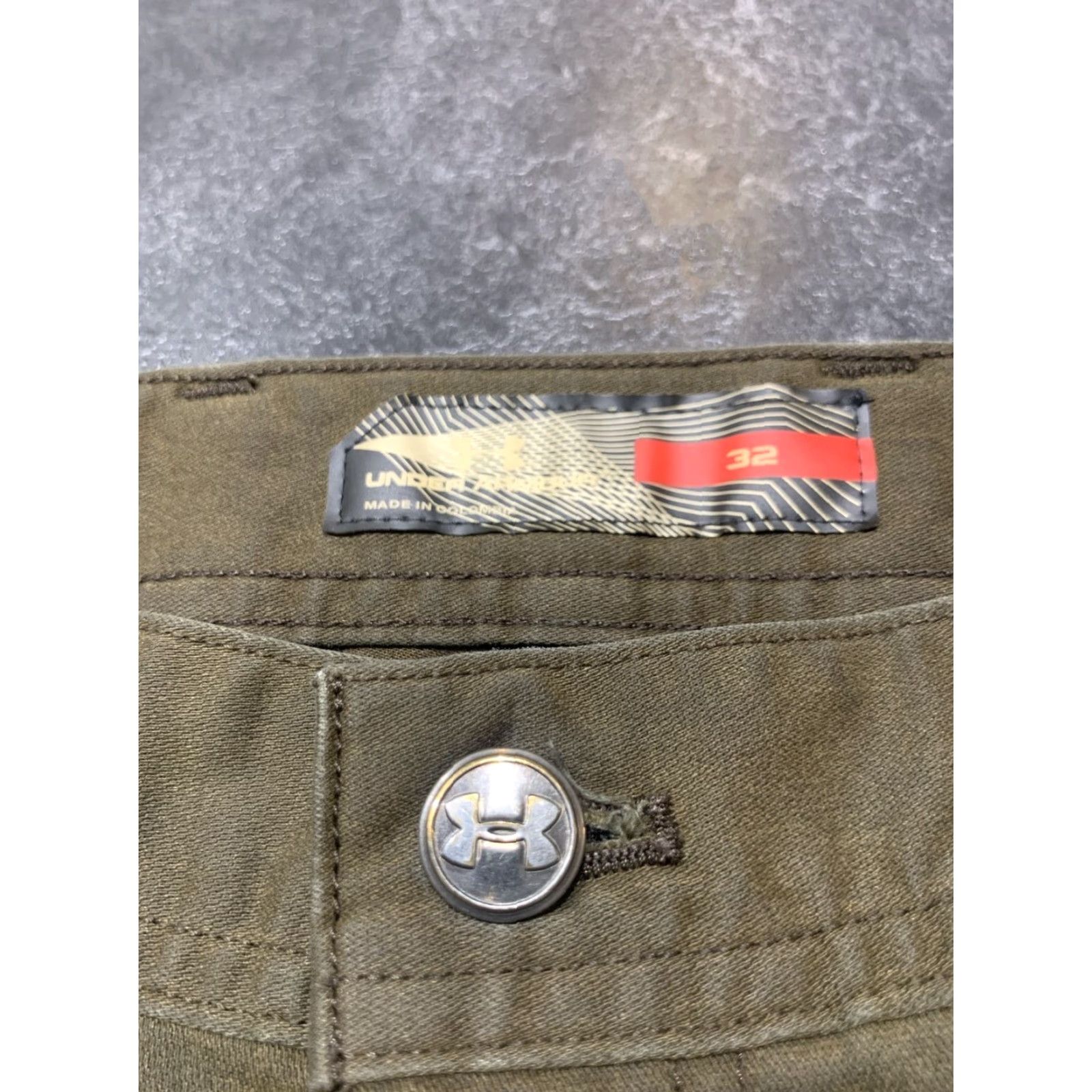 Under Armour Under Armour Golf Shorts Mens Size 32 Olive Flat Front Lightweight Moisture Wicking Size US 32 / EU 48 - 2 Thumbnail