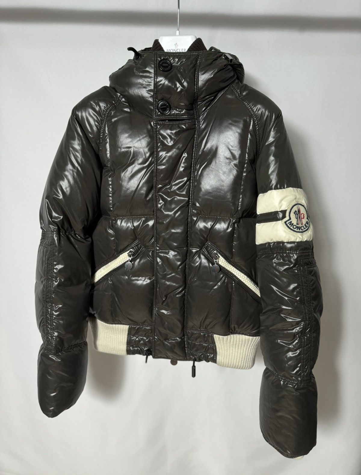 Moncler leon clearance