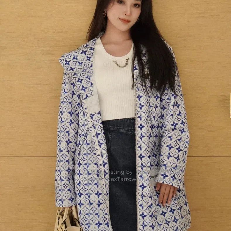Louis Vuitton Louis Vuitton Full logo printed midi hooded jacket Size XS / US 0-2 / IT 36-38 - 7 Thumbnail
