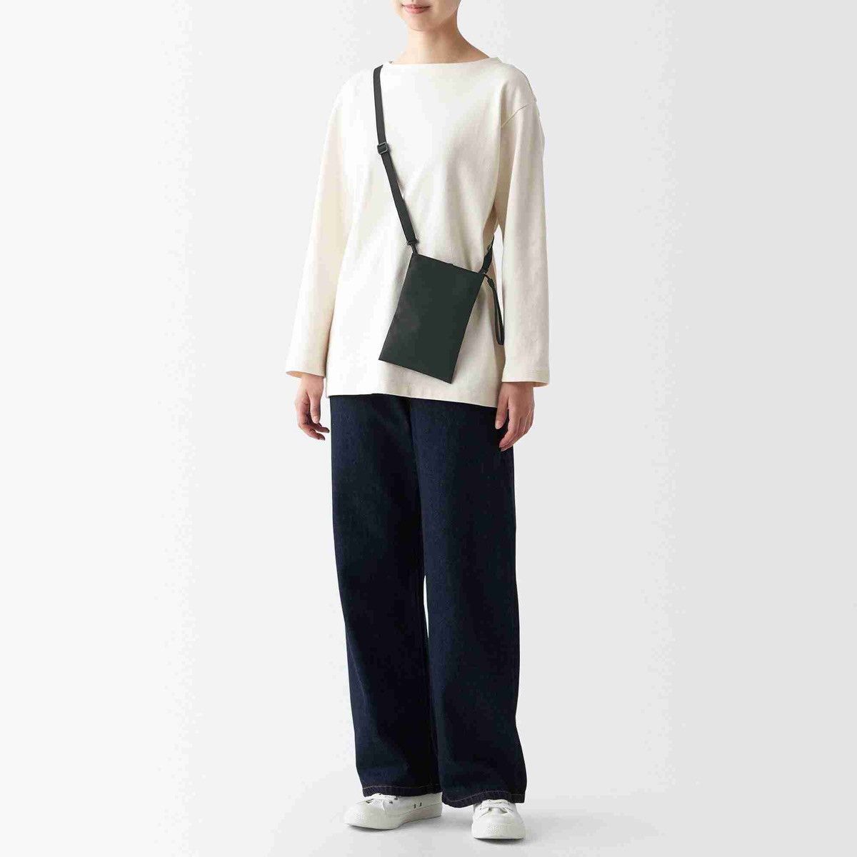 Muji Muji Black Mini Crossbody Bag Size ONE SIZE - 2 Thumbnail
