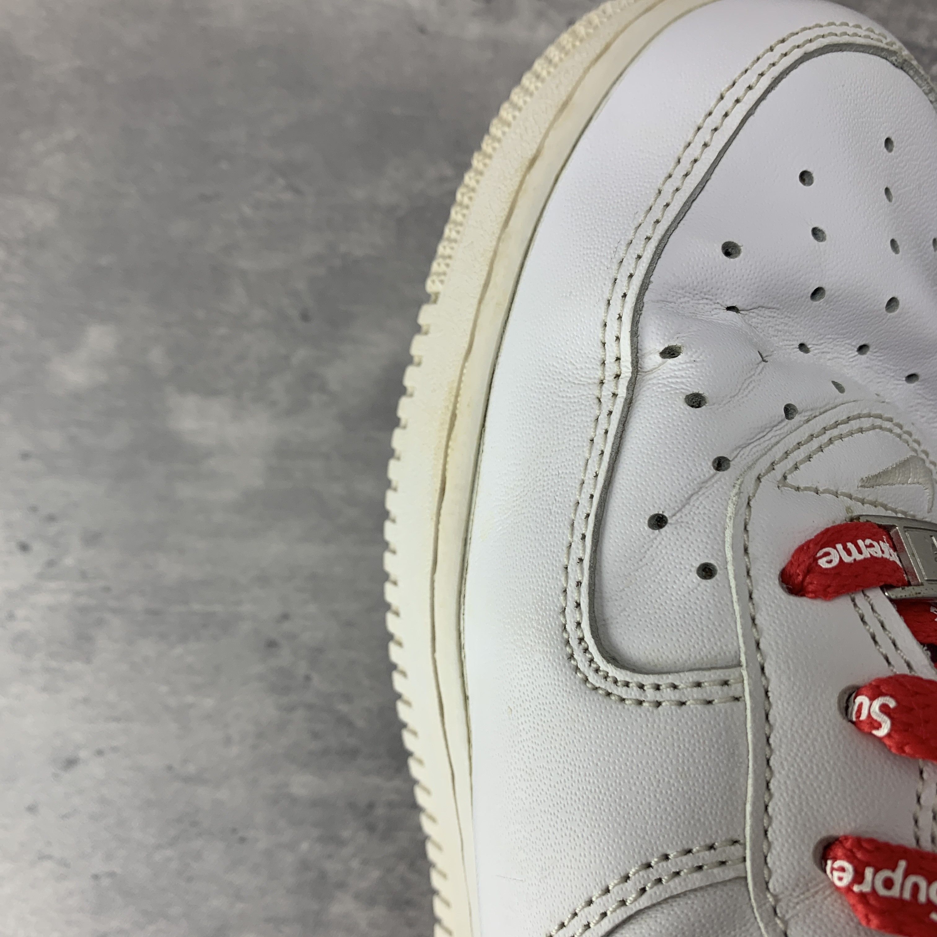 Nike × Supreme Nike x Supreme Air Force 1 Low White CU9225-100 Size US 9 / EU 42 - 10 Thumbnail
