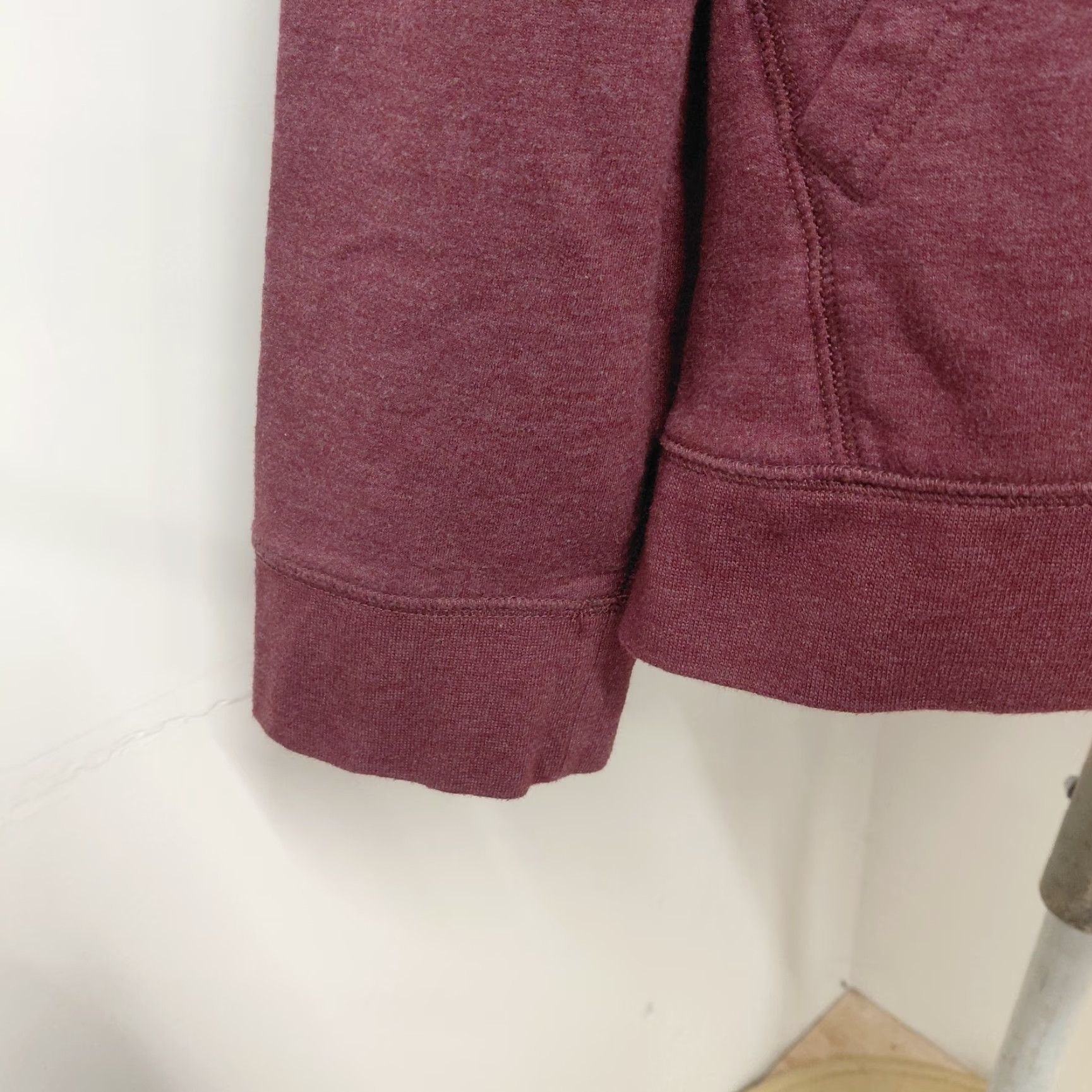 Eddie Bauer Eddie Bauer Hoodie Mens XL Burgundy Sweatshirt Pullover Long Sleeve Knit Pocket Logo Read.. Size US XL / EU 56 / 4 - 7 Thumbnail