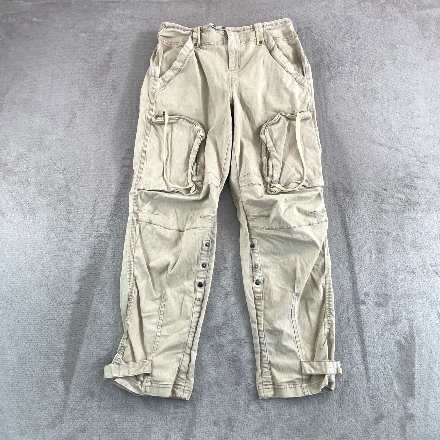 Free People Free People Can't Compare Slouch Cargo Pants Women Small Beige Paratrooper Pants Women's Small Beige Cargo Slouch Paratrooper Size 28" / US 6 / IT 42 - 2 Thumbnail